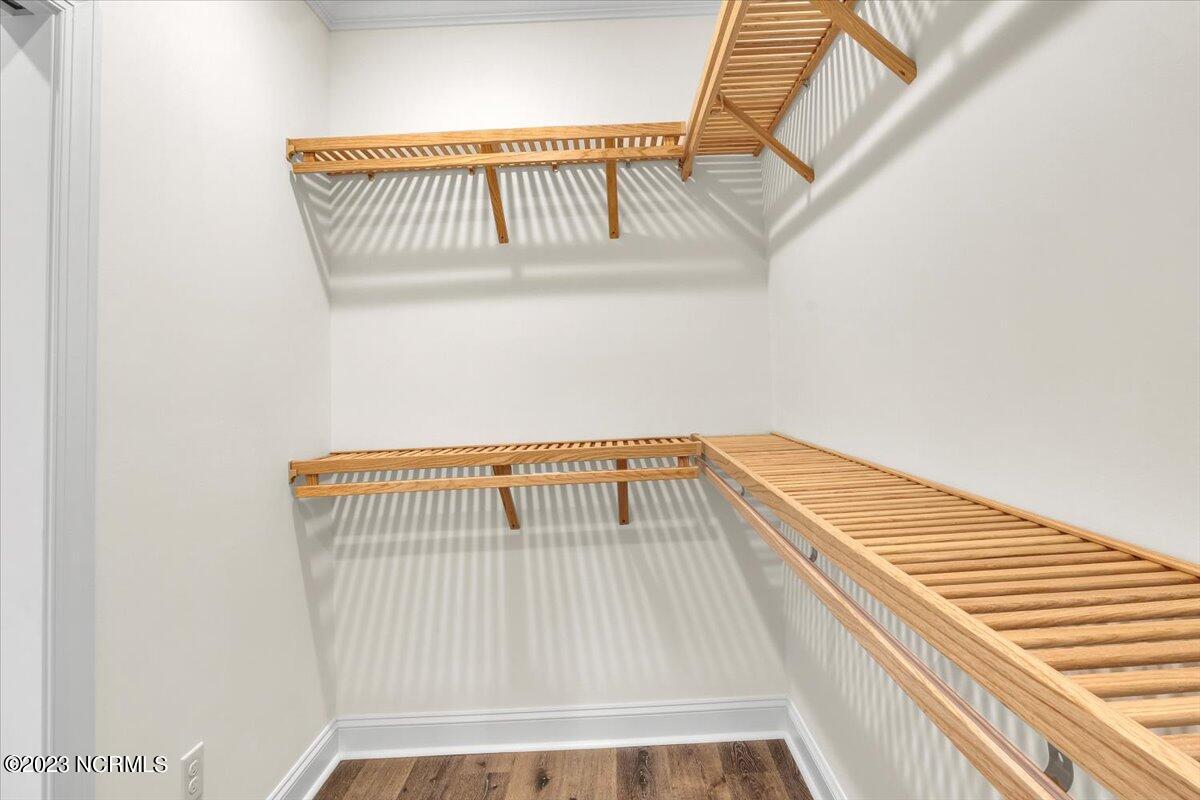 100524155 | Photo 77