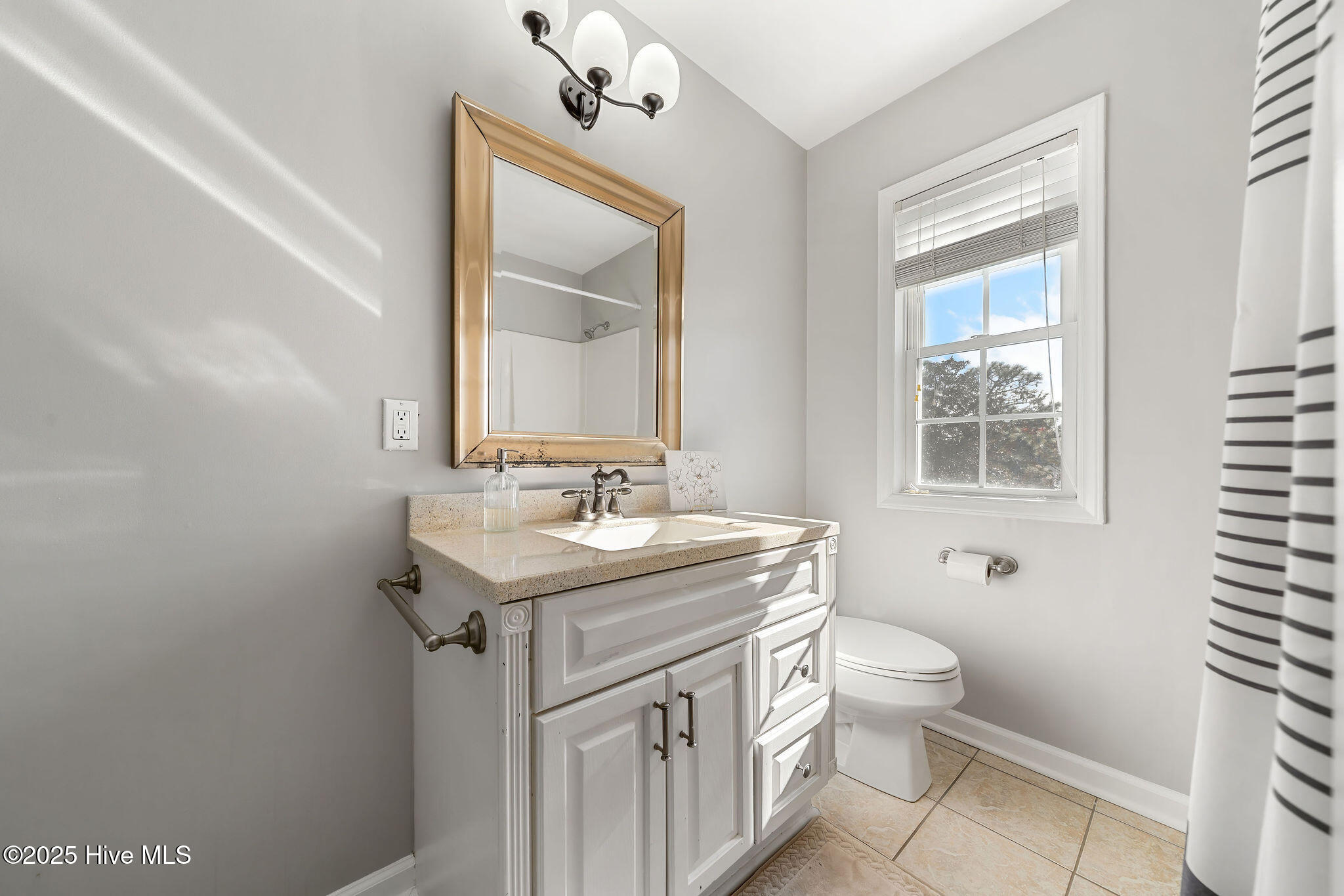 100539157 | Photo 74