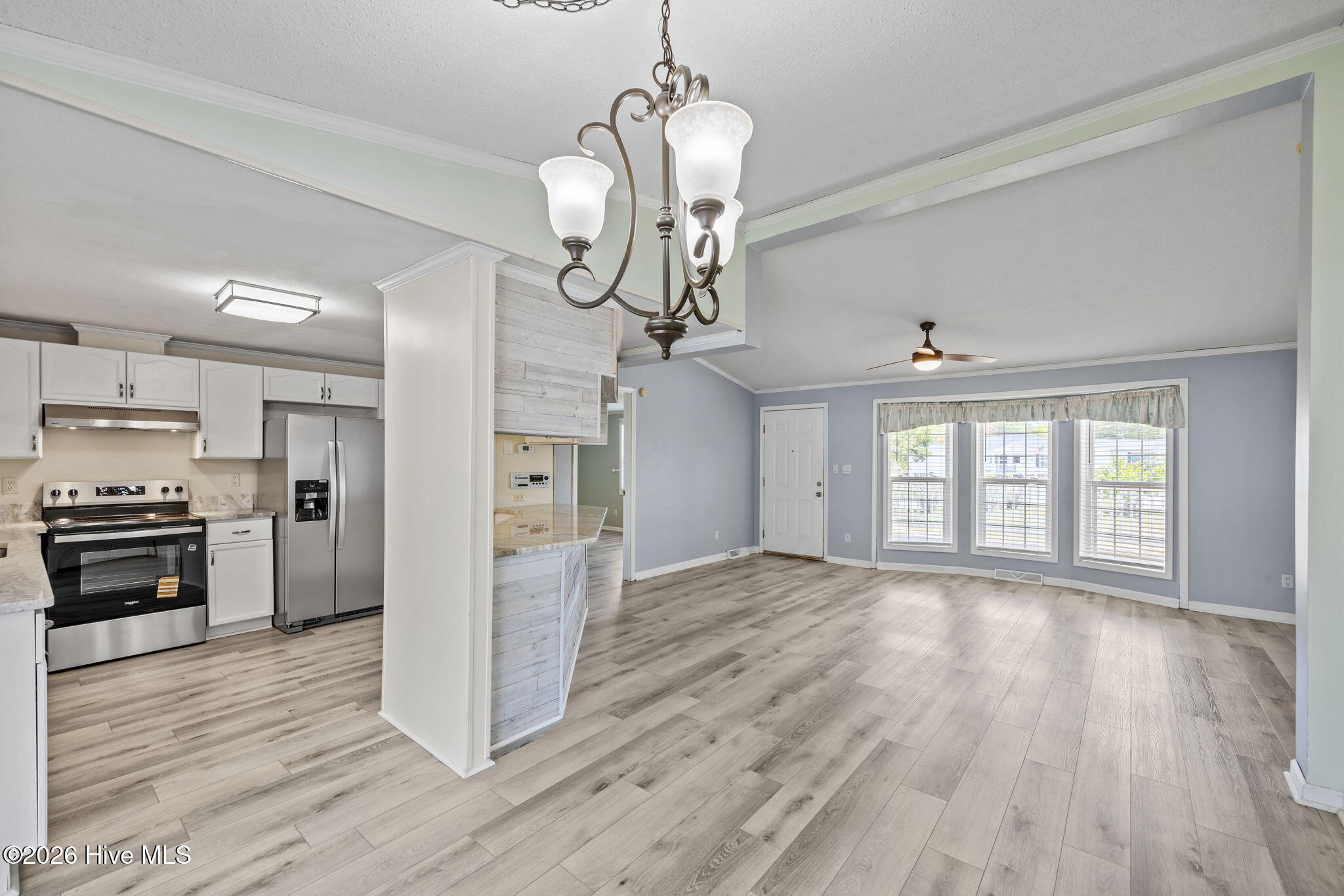 100564707 | Photo 18