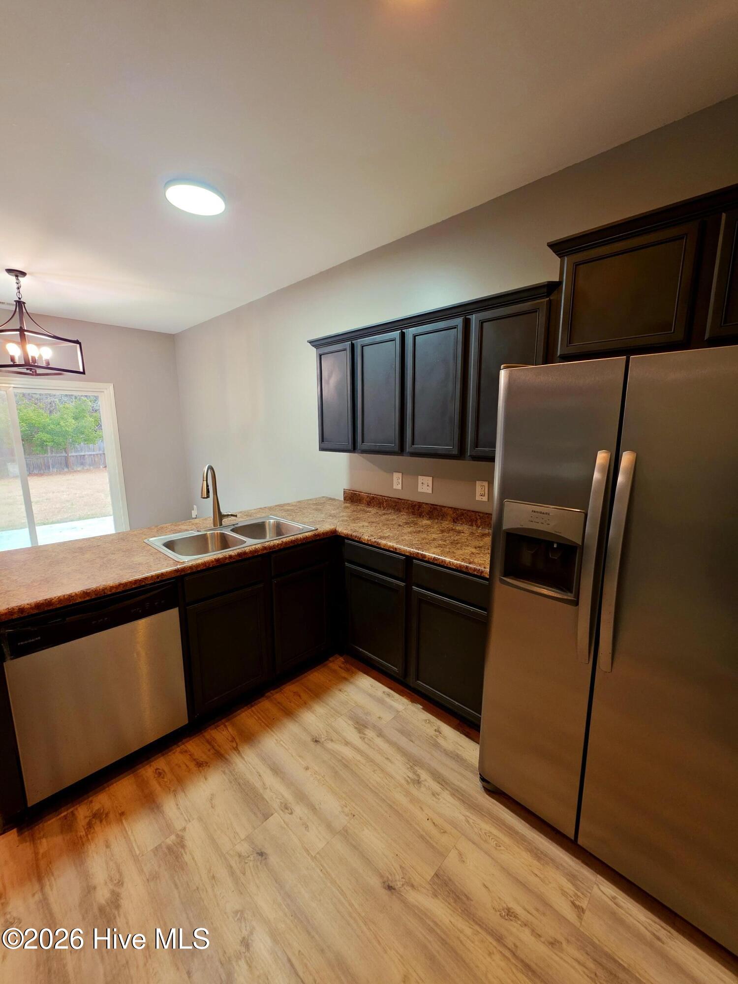 100555803 | Photo 11