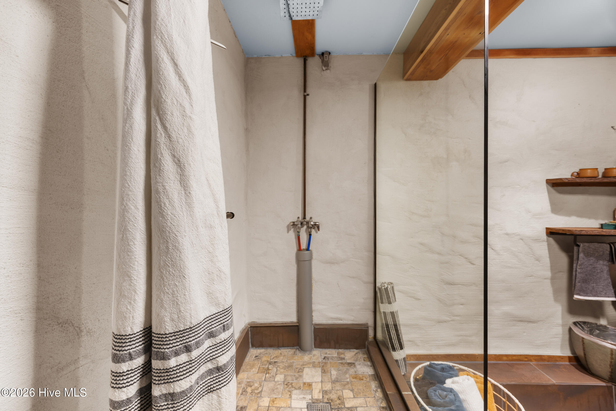 100559586 | Photo 51