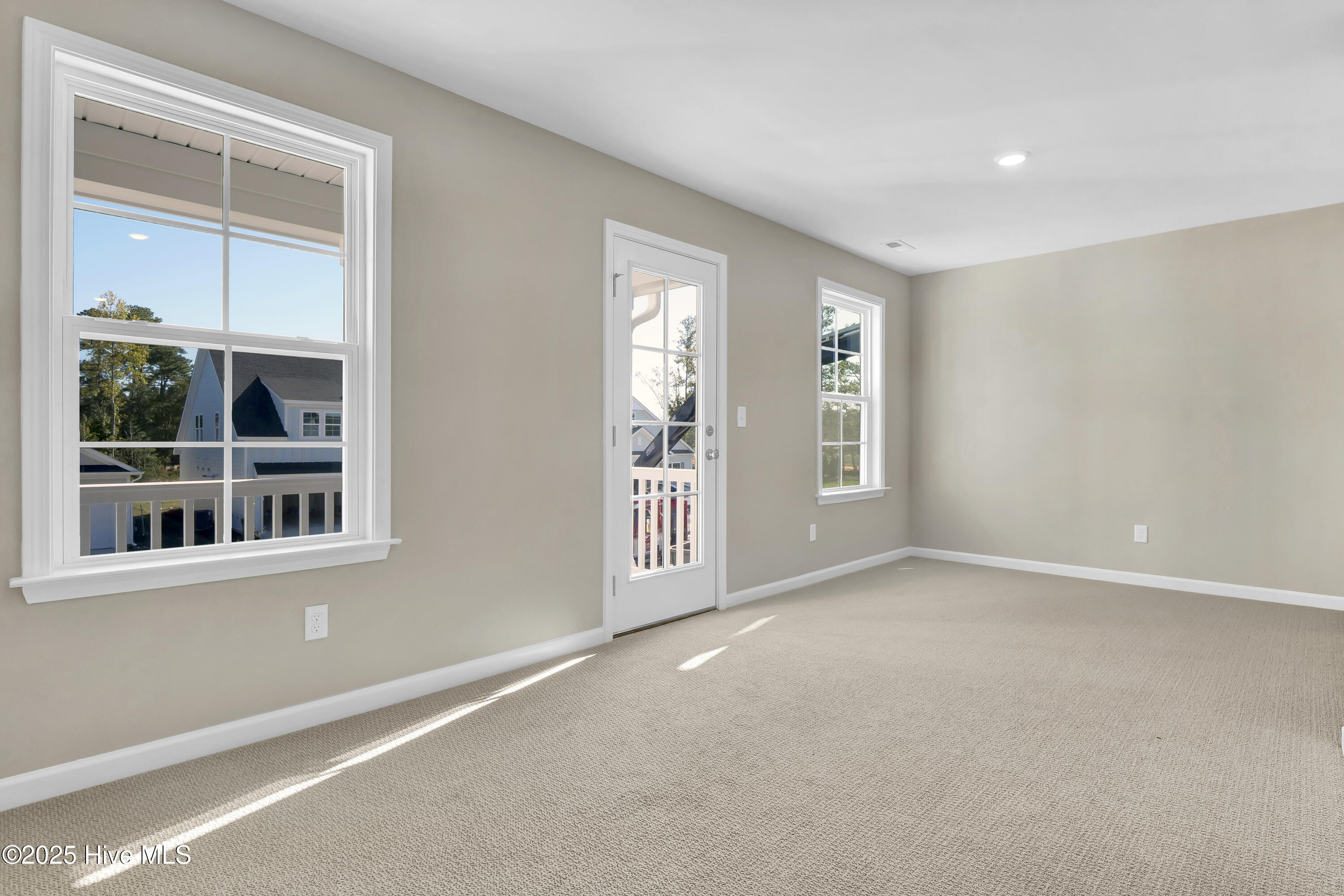 100561903 | Photo 20