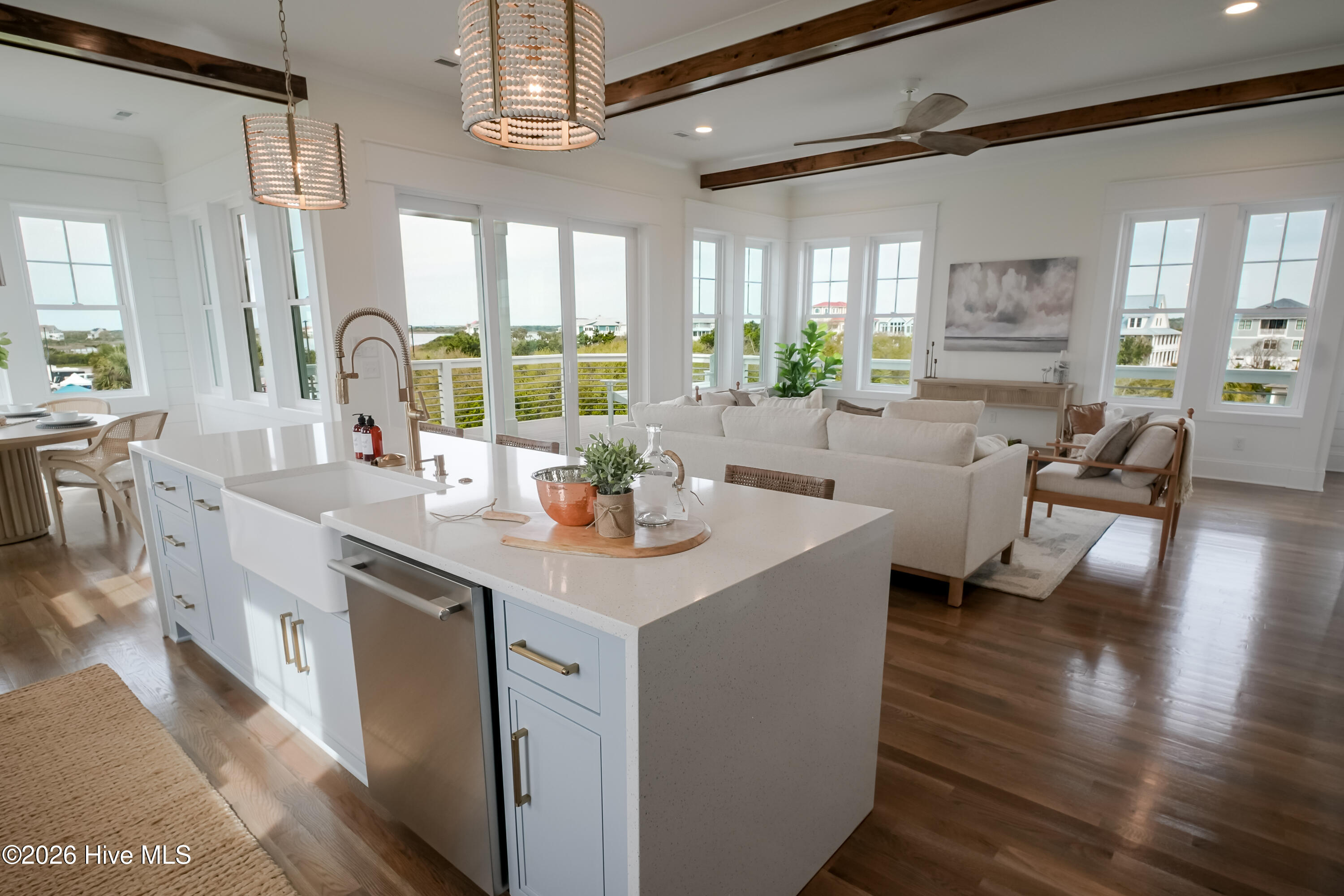 100516070 | Photo 31