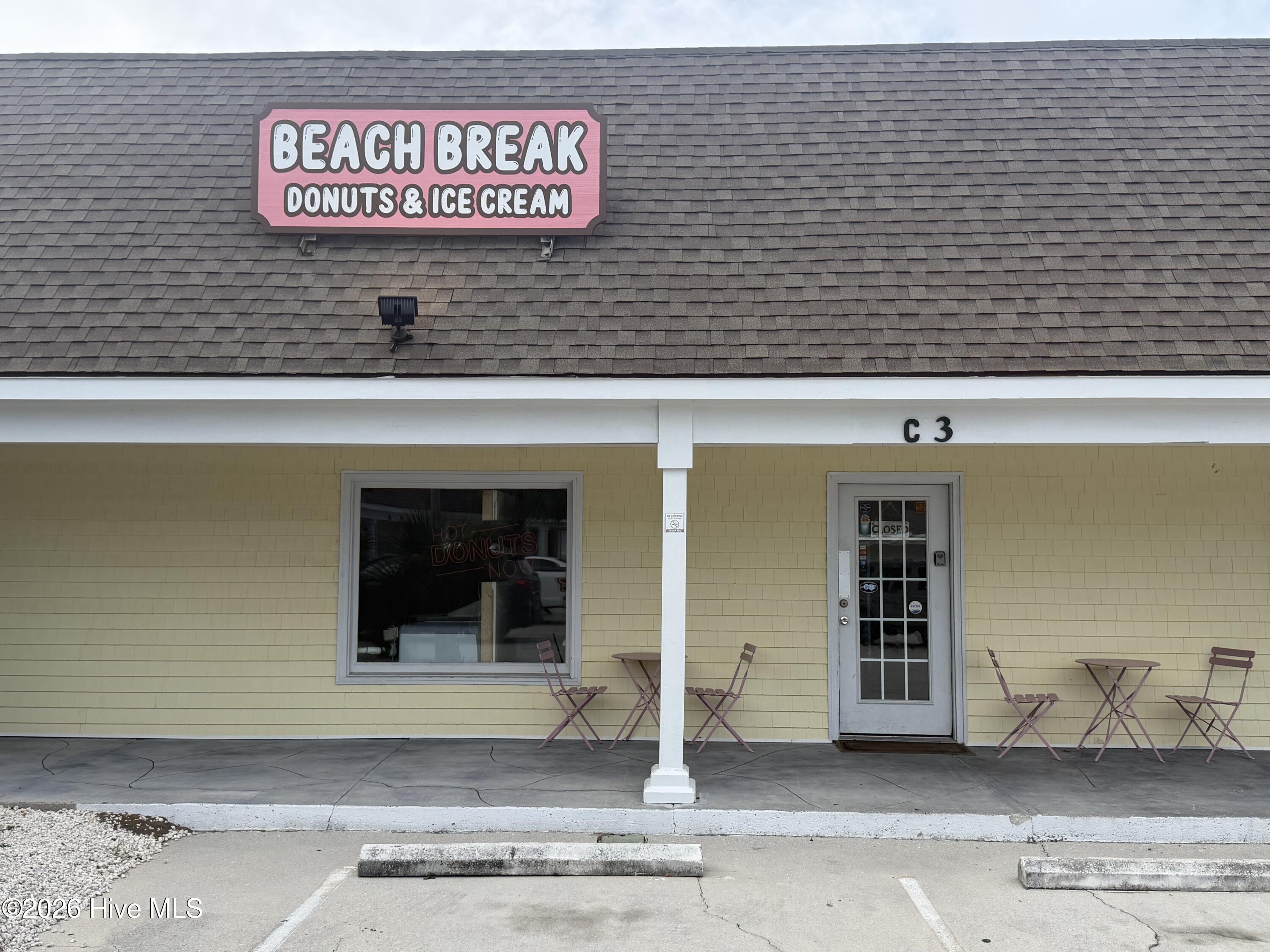 Exterior photo of 1009 N Lake Park Boulevard Unit C3, Carolina Beach, NC 28428. MLS: 100603125