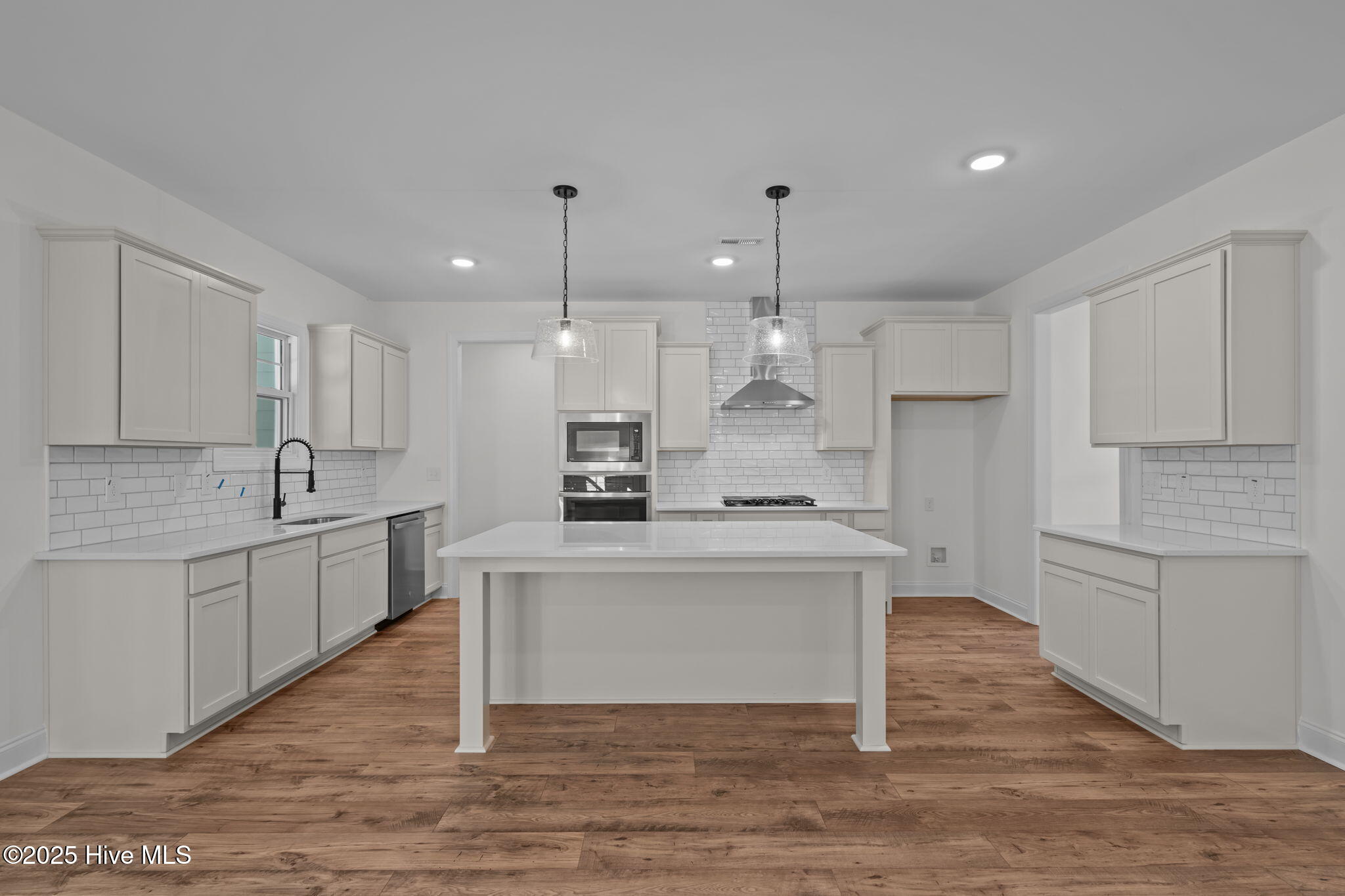 150 Hickory Pointer Way