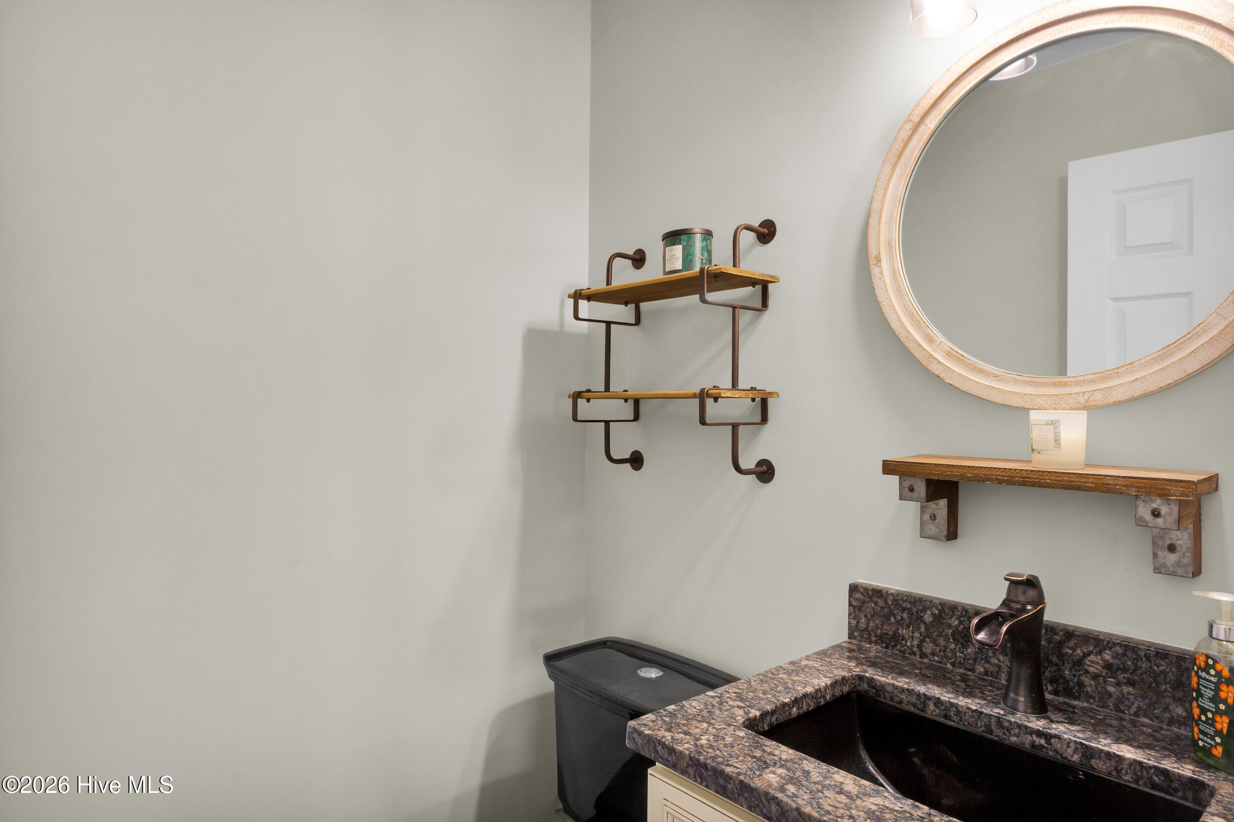 100566546 | Photo 27