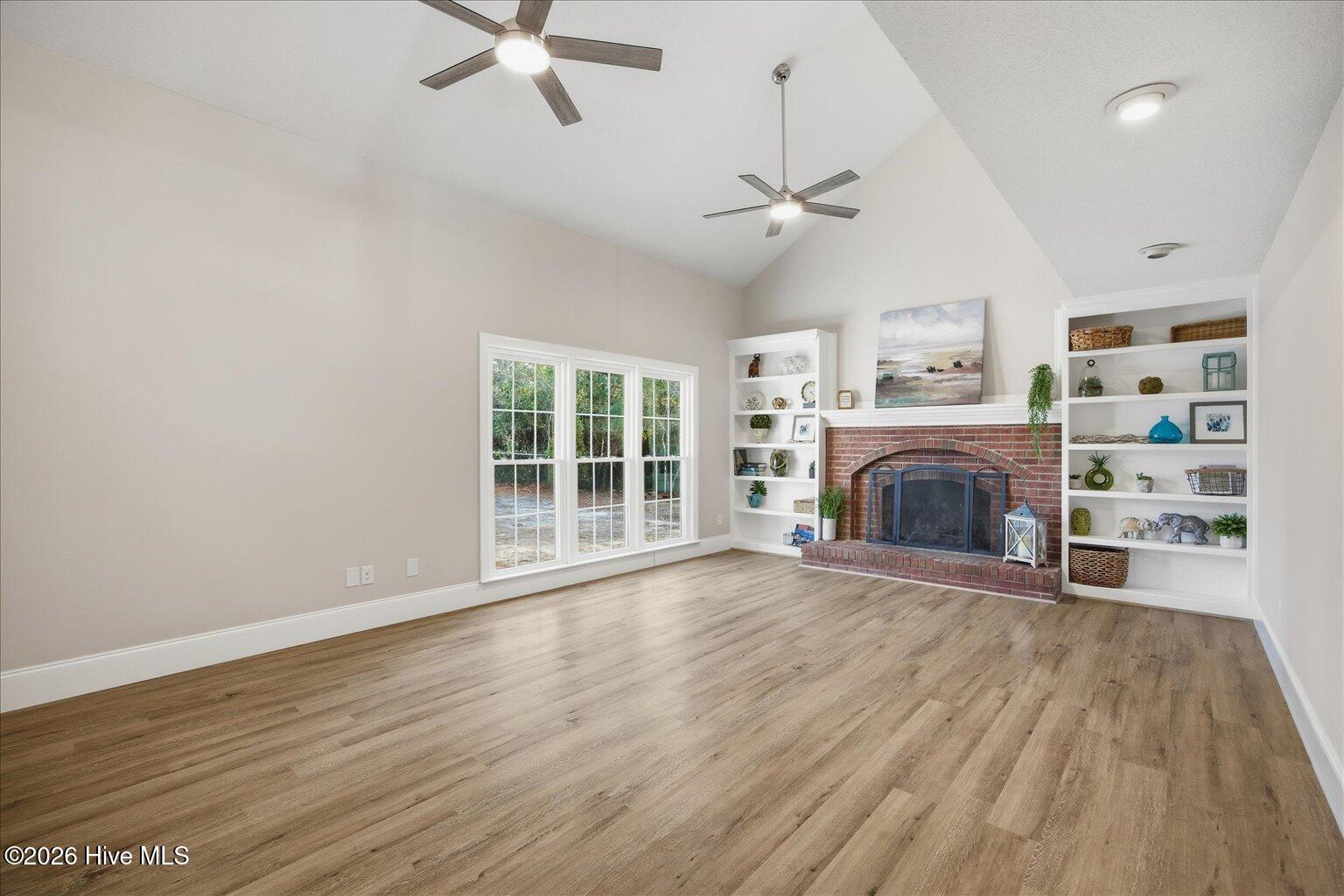 100555379 | Photo 25