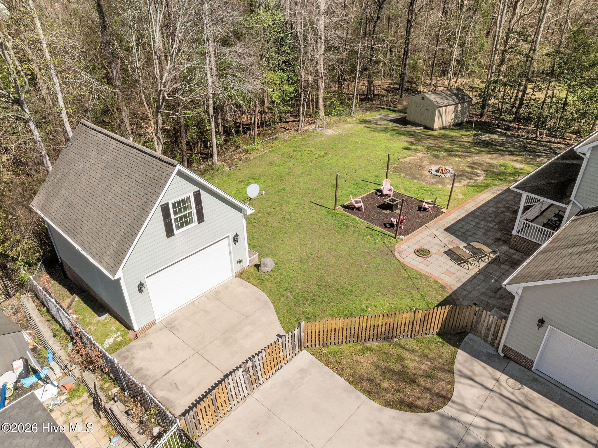 100561787 | Photo 38