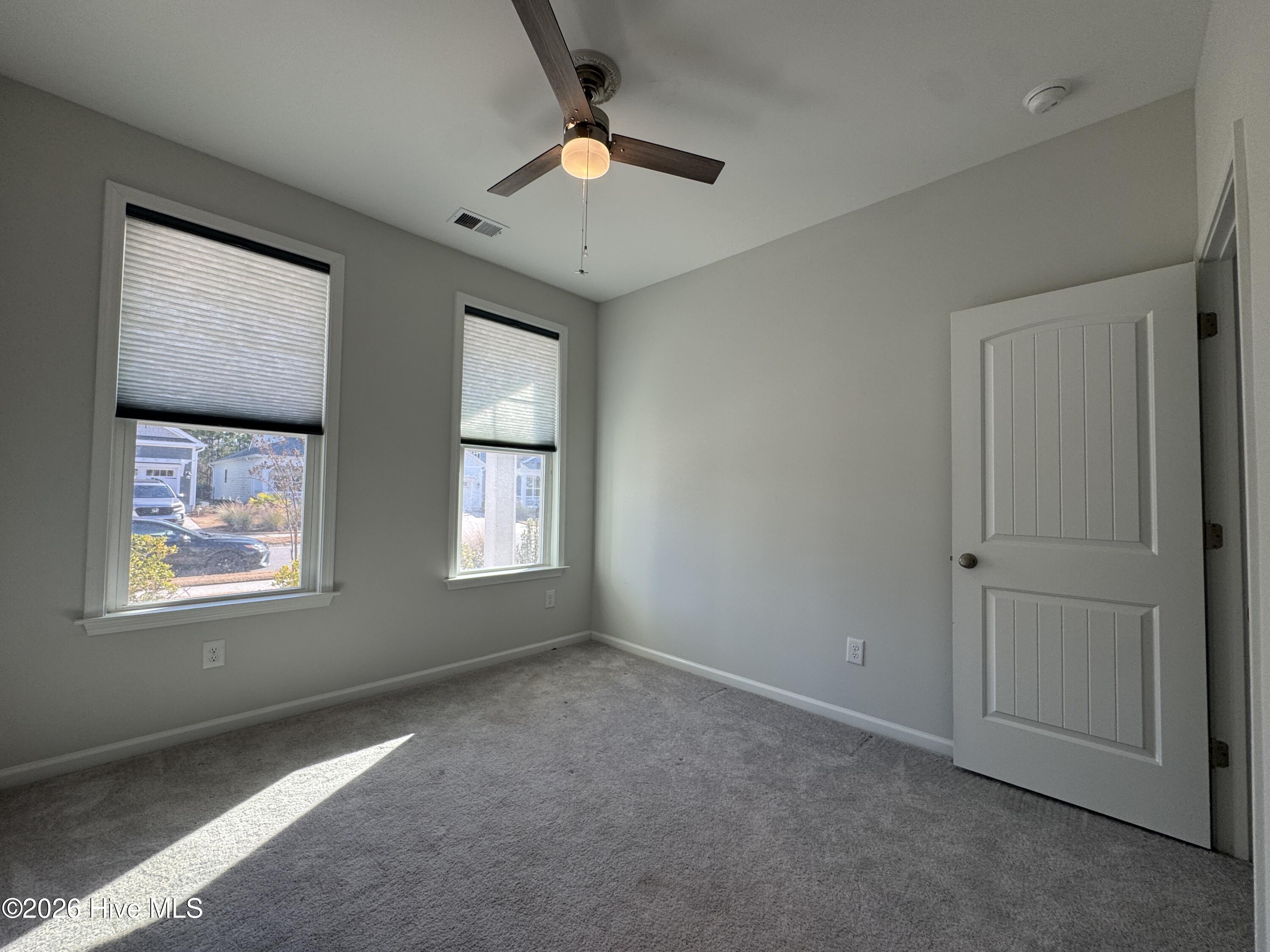 100548748 | Photo 11