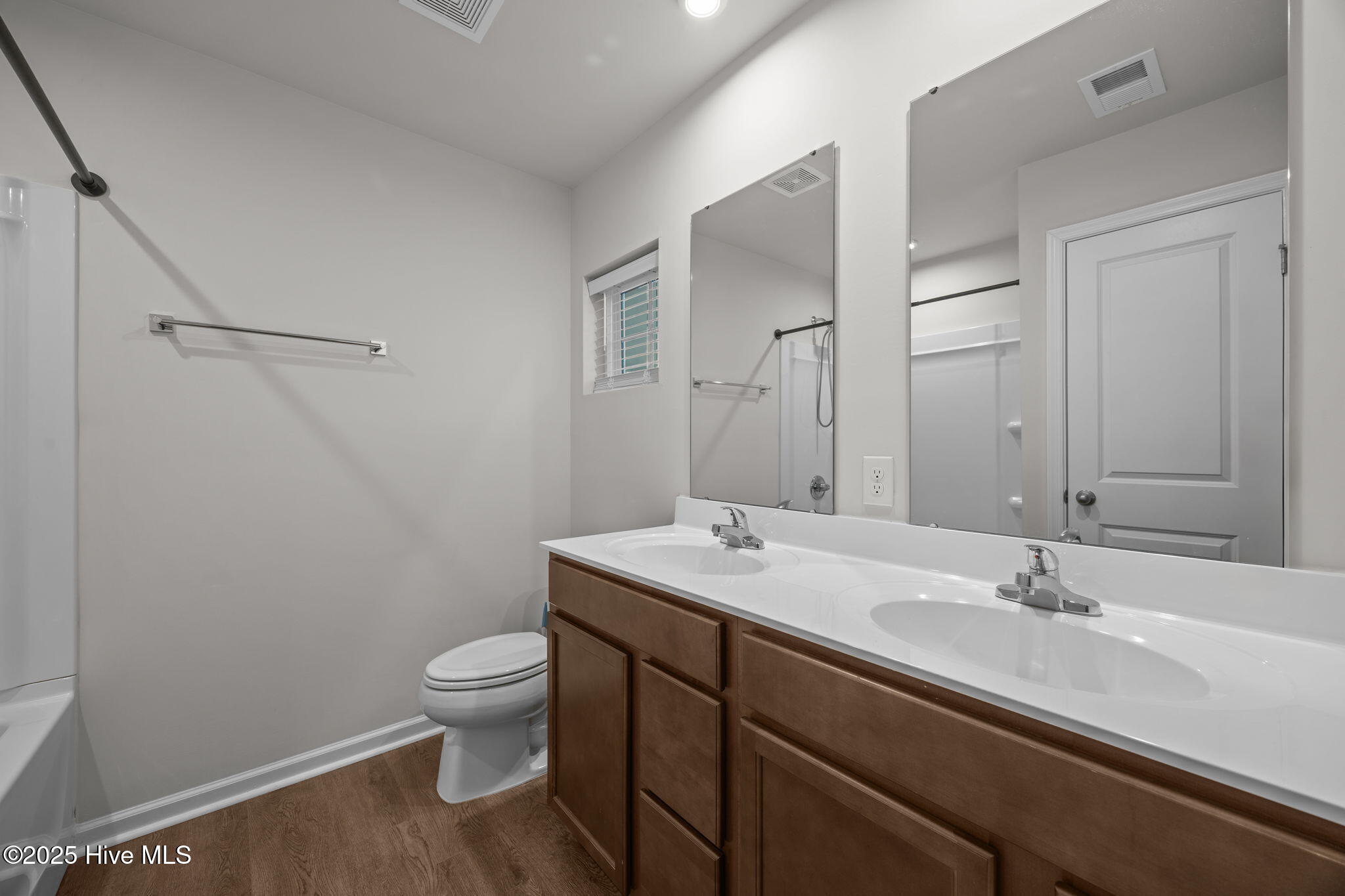 100546281 | Photo 31