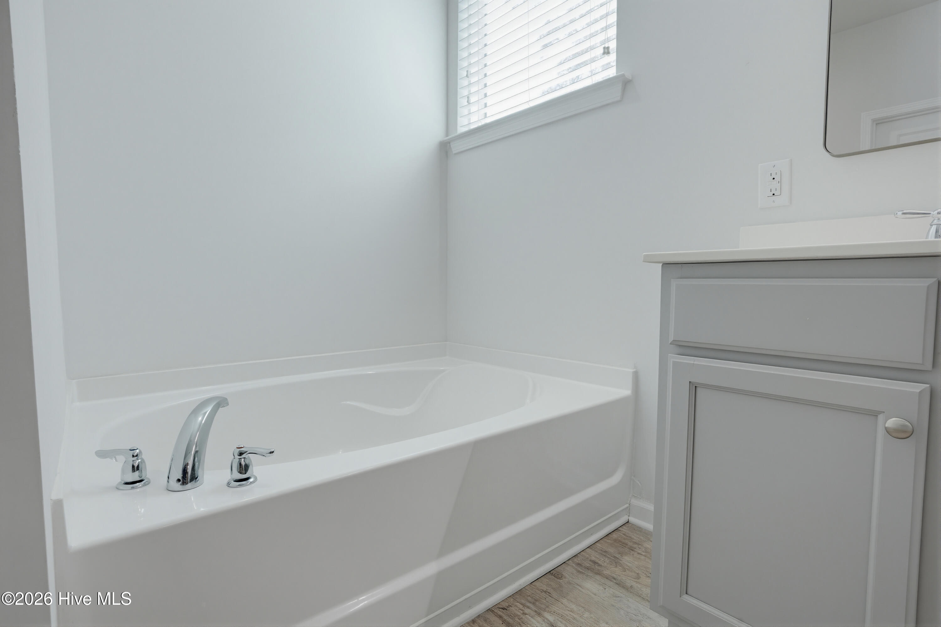 100565113 | Photo 30