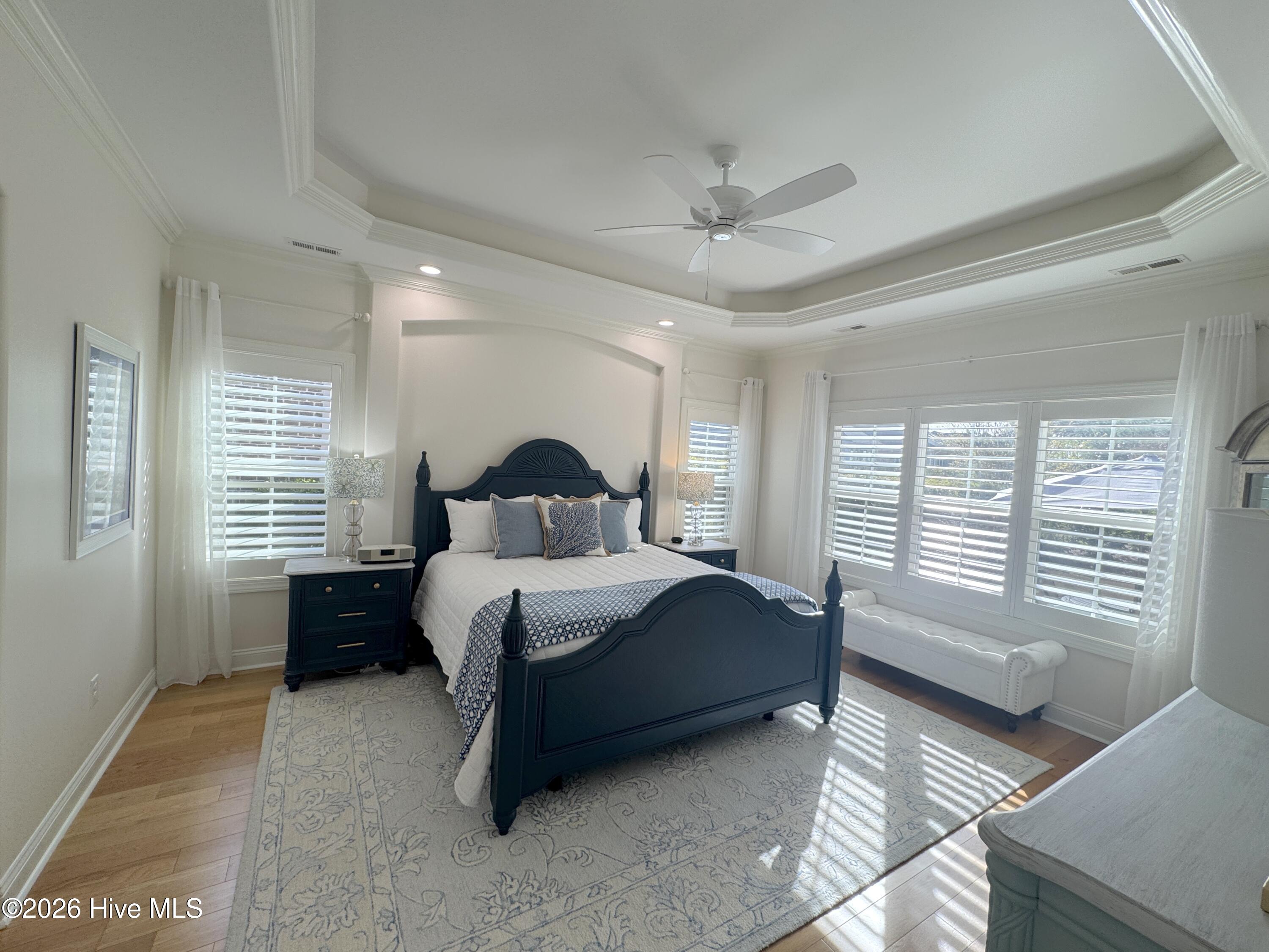 100564015 | Photo 22