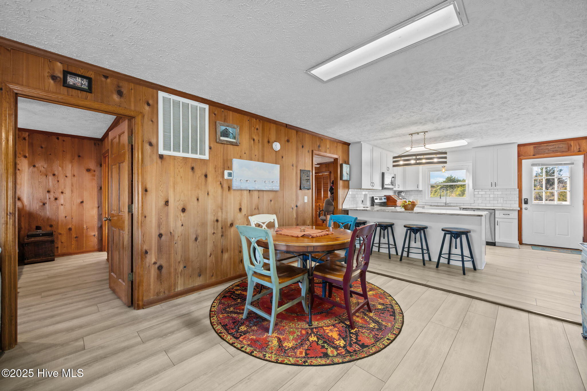 100545181 | Photo 11