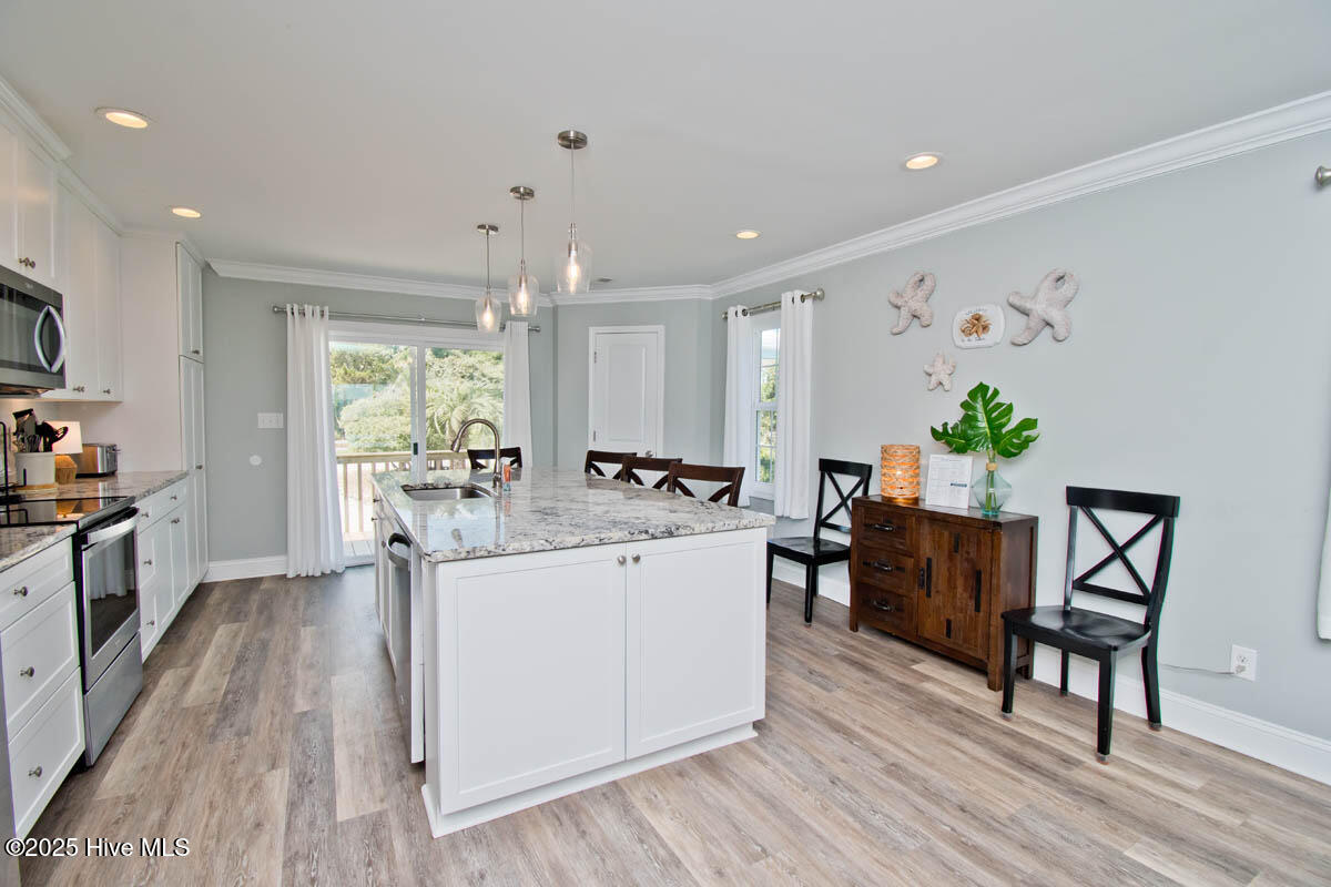 100528941 | Photo 28