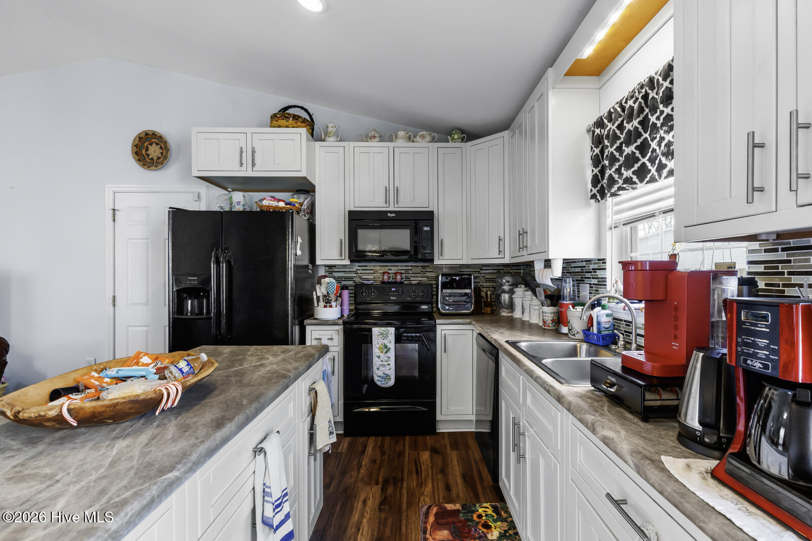 100560004 | Photo 10