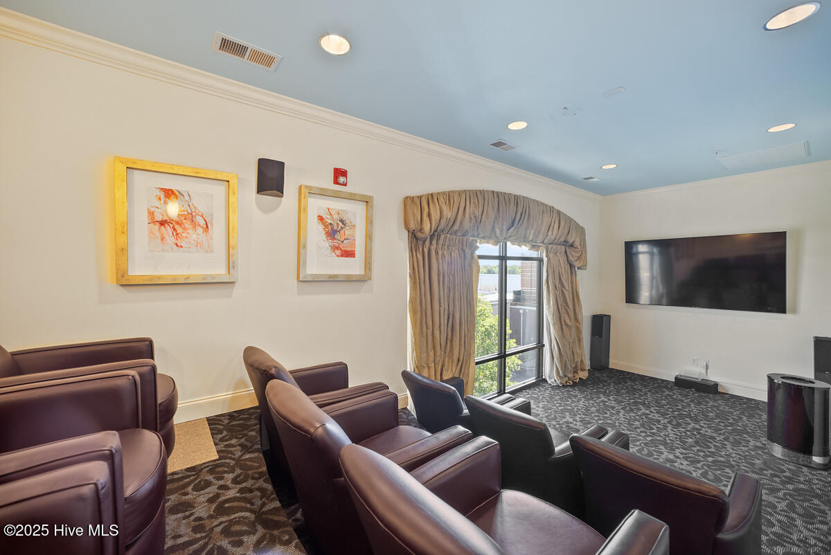 100506619 | Photo 36