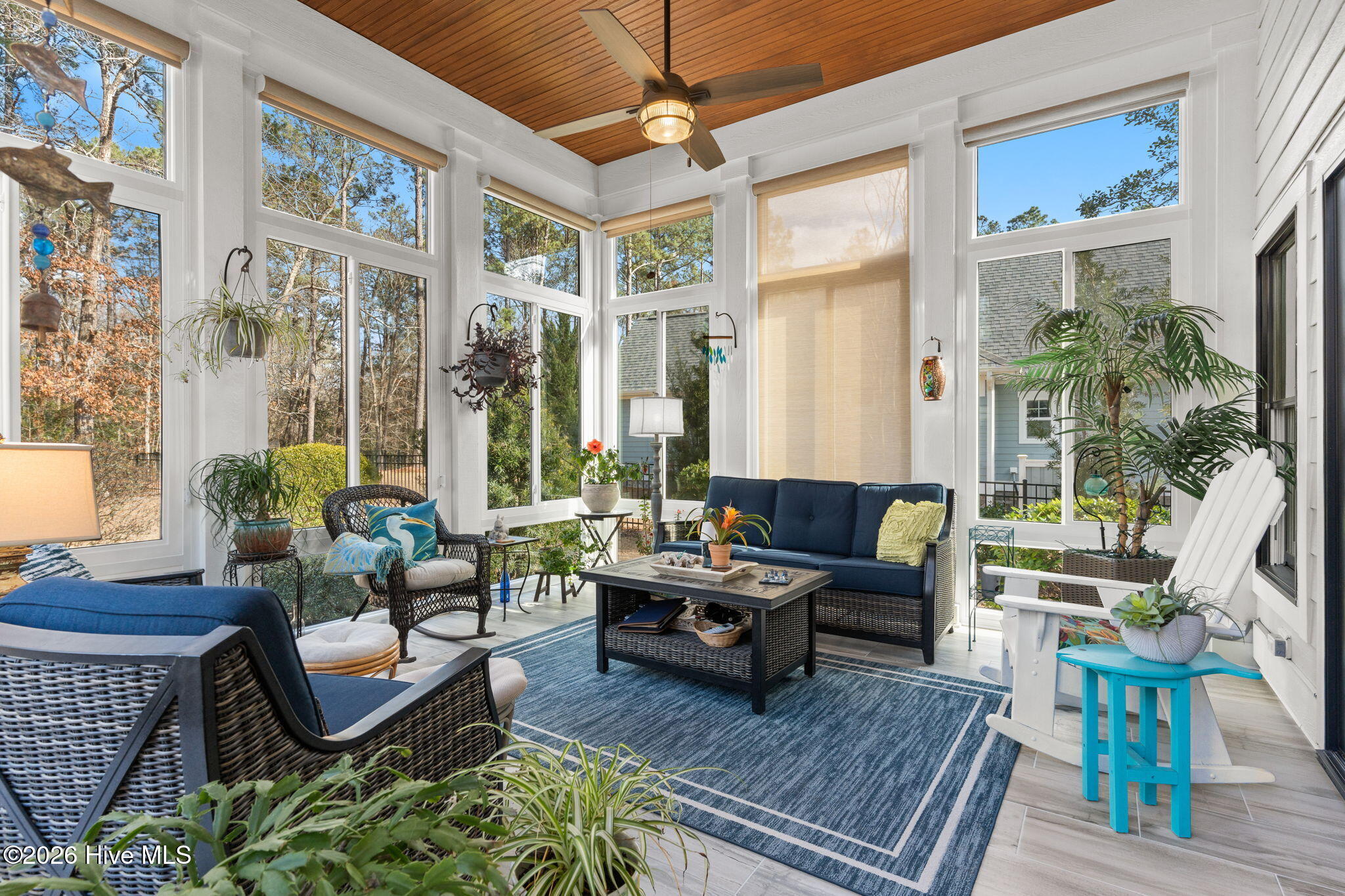 100560975 | Photo 30