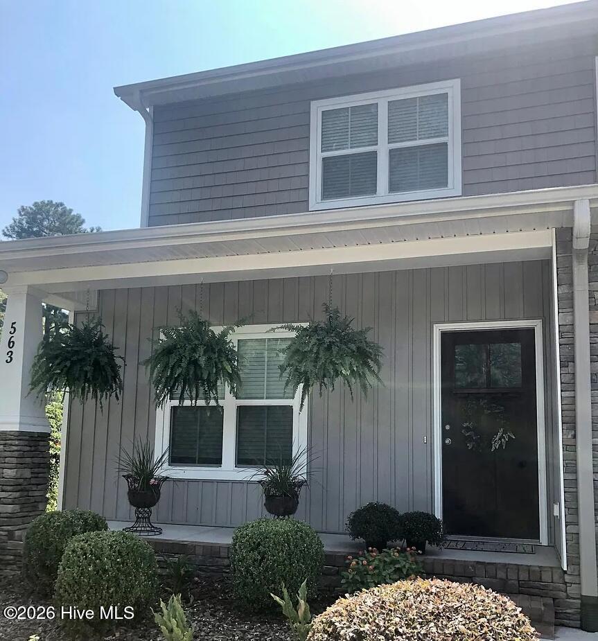 563 NE Broad porch