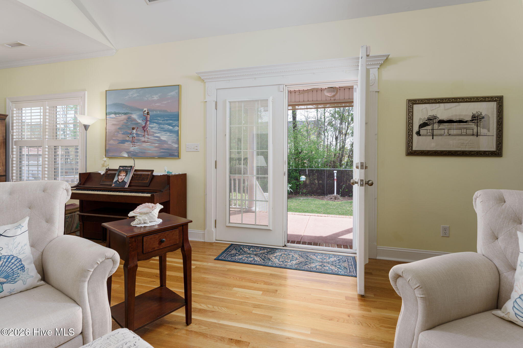 100564241 | Photo 34