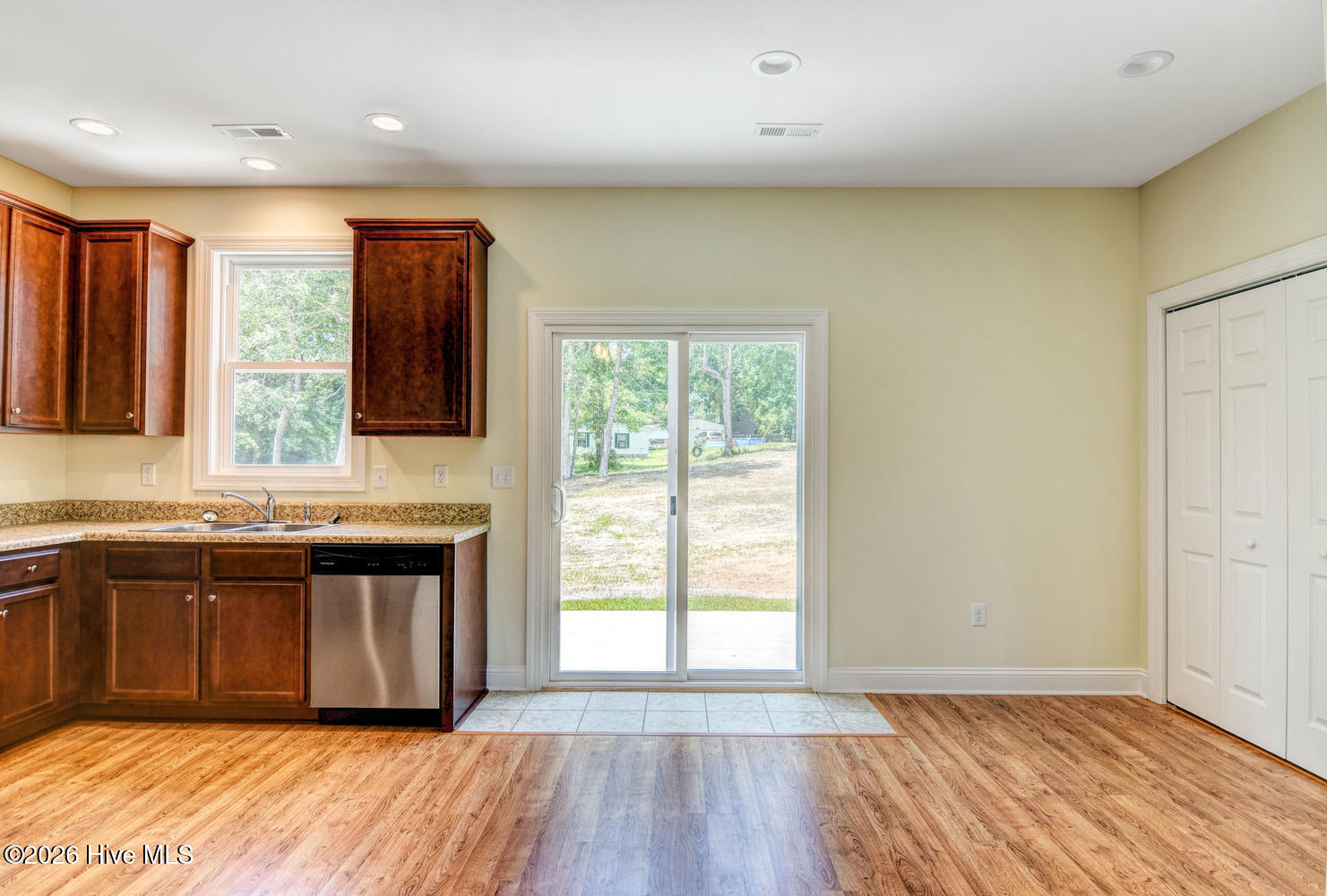 100559011 | Photo 10