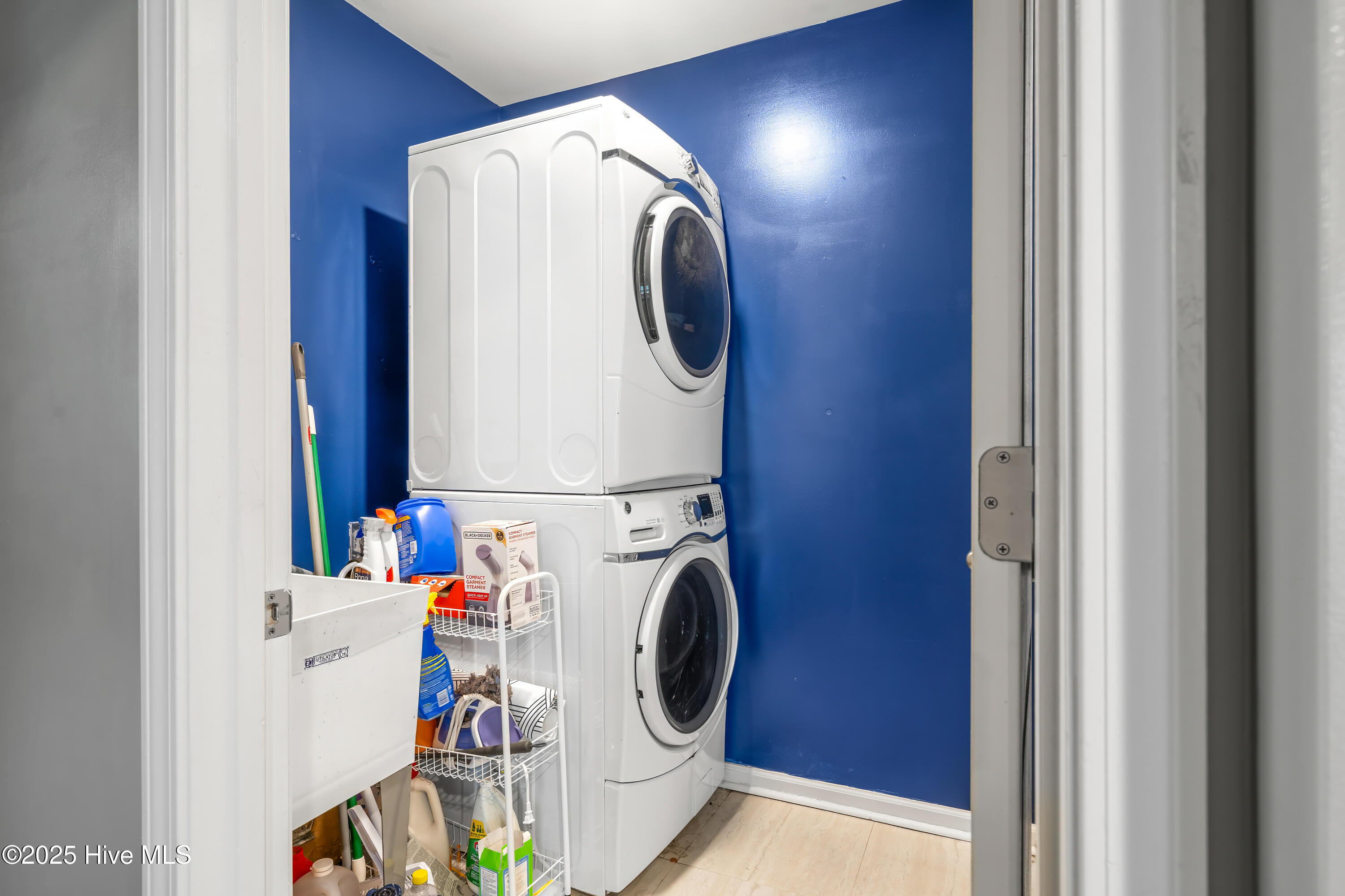 100538063 | Photo 19