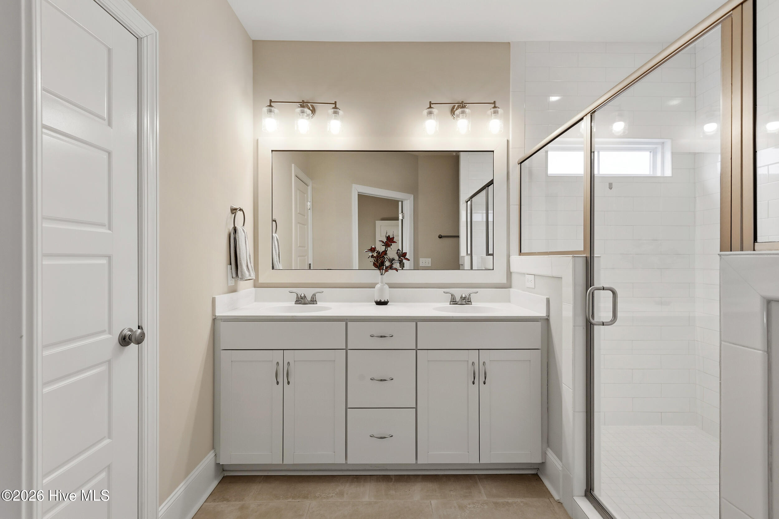 100557443 | Photo 26