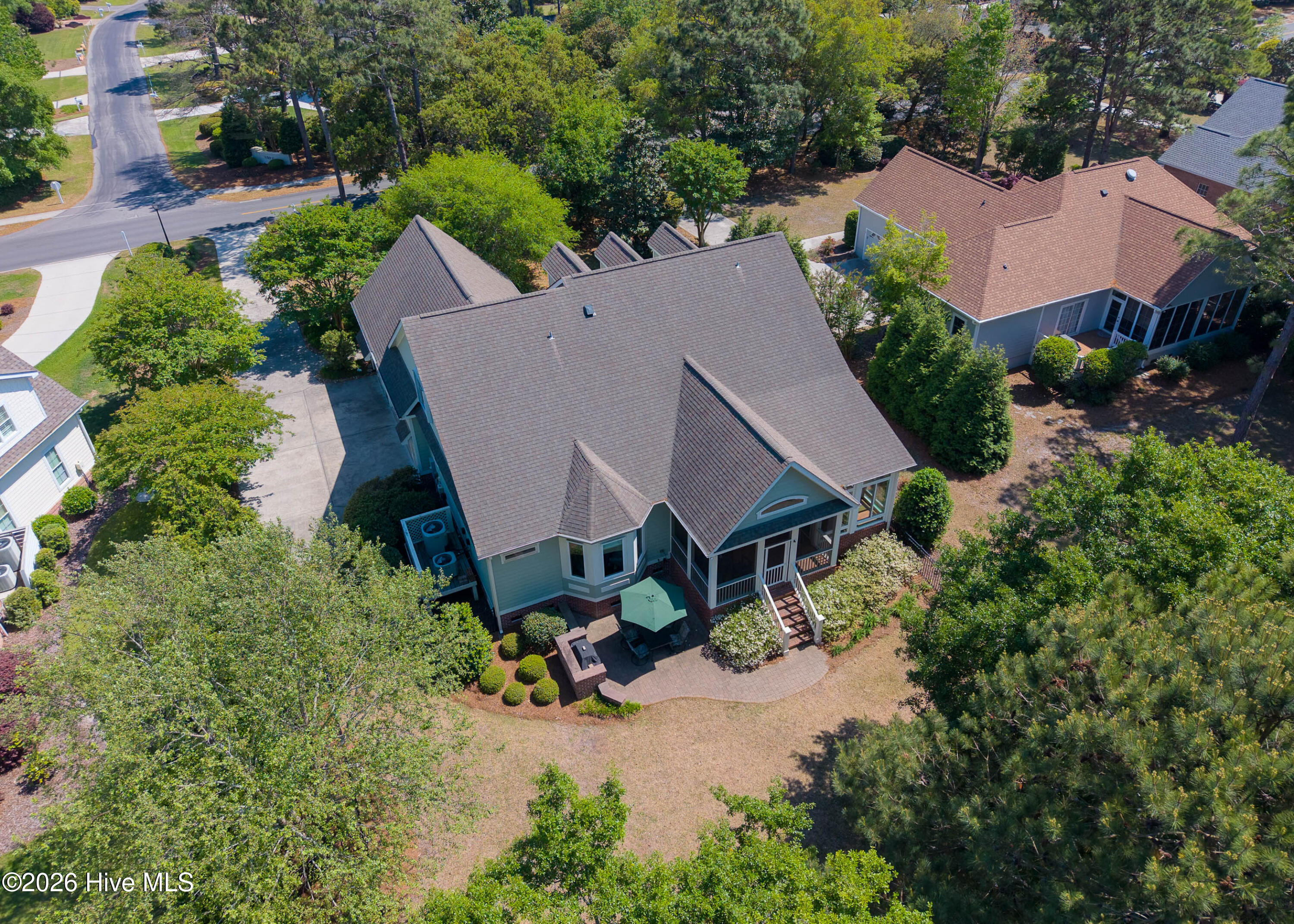 100569454 | Photo 63