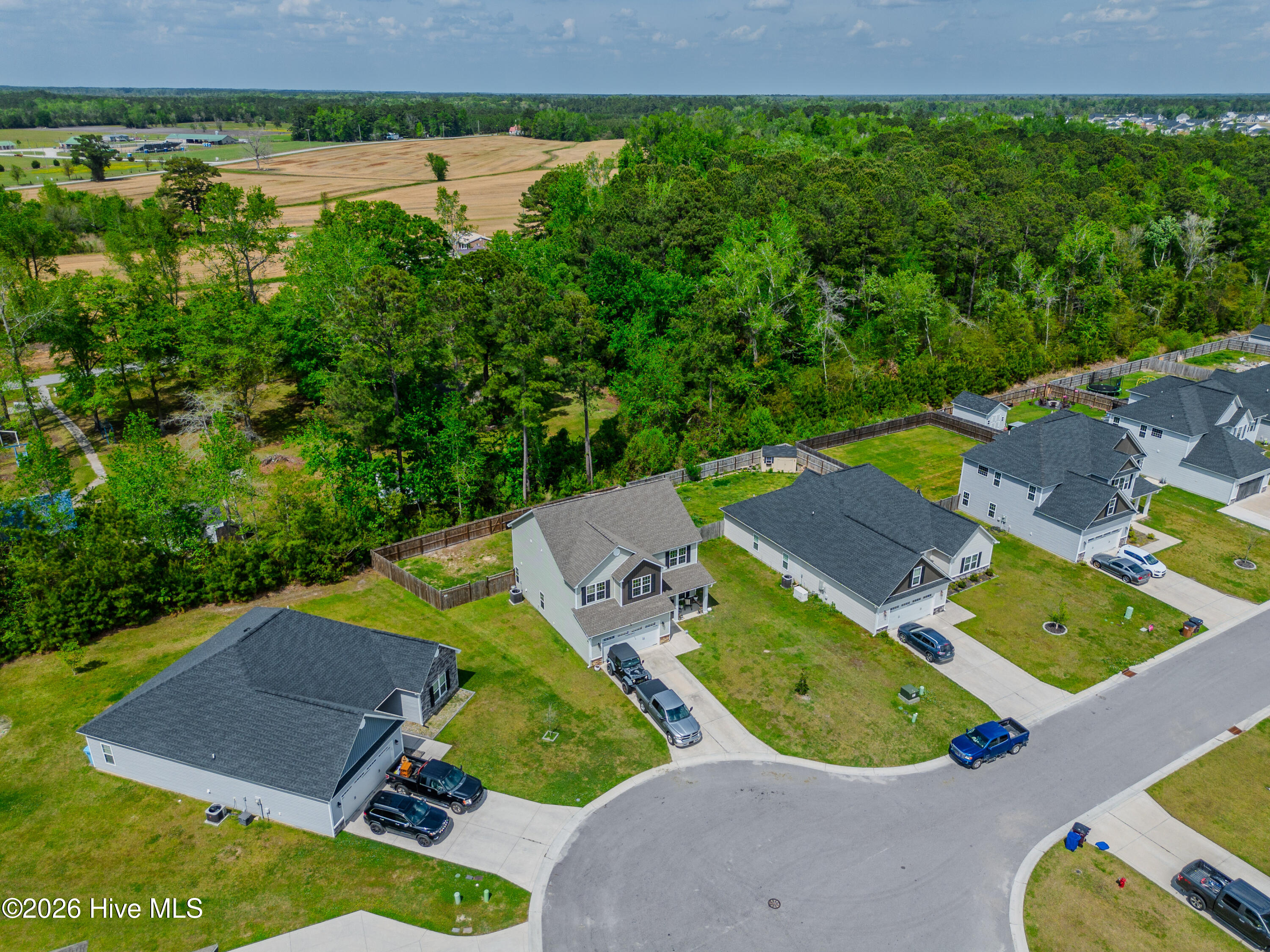 100570010 | Photo 81