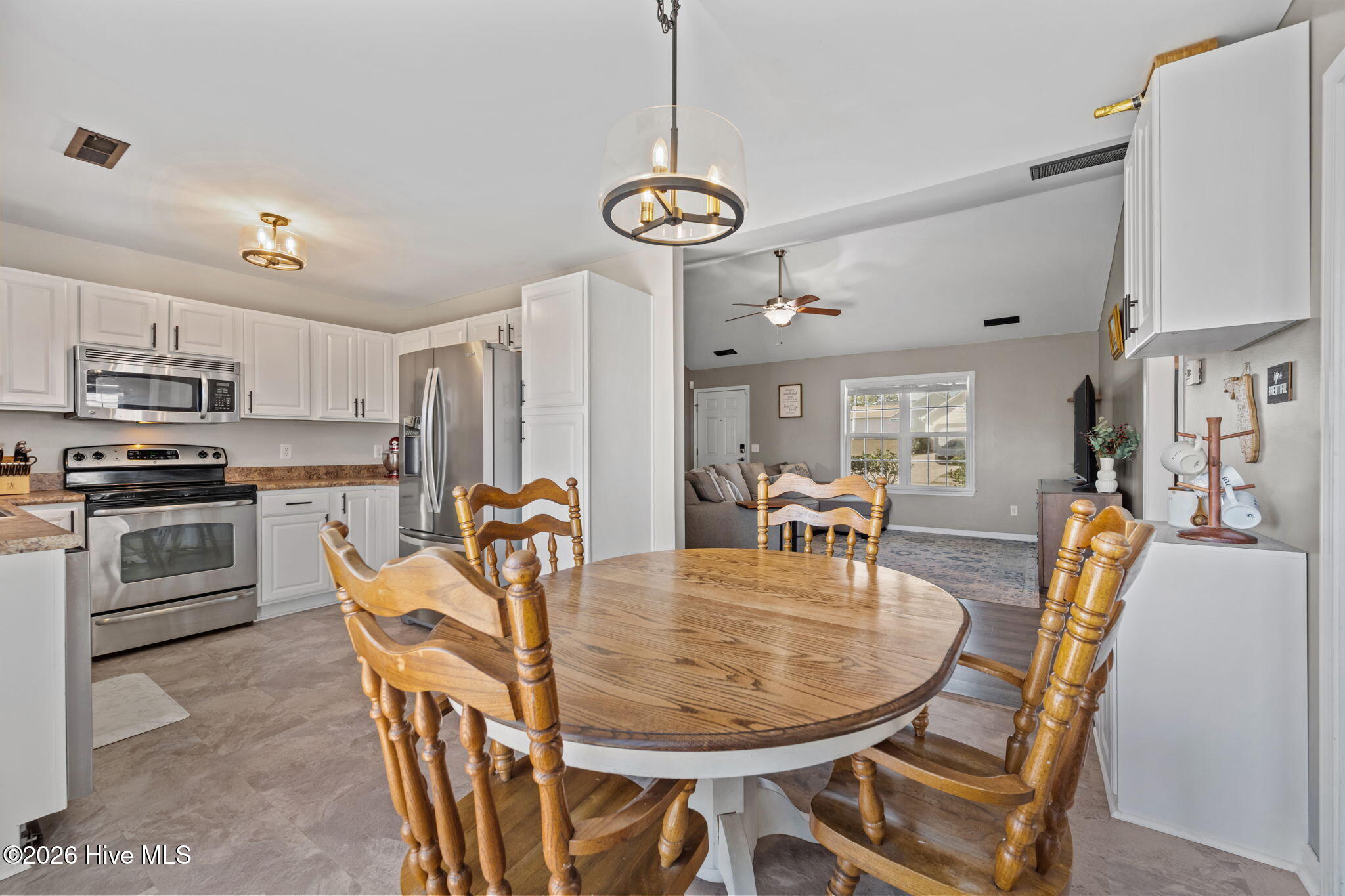 100558999 | Photo 14