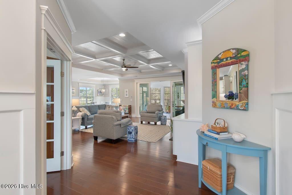 100562919 | Photo 10