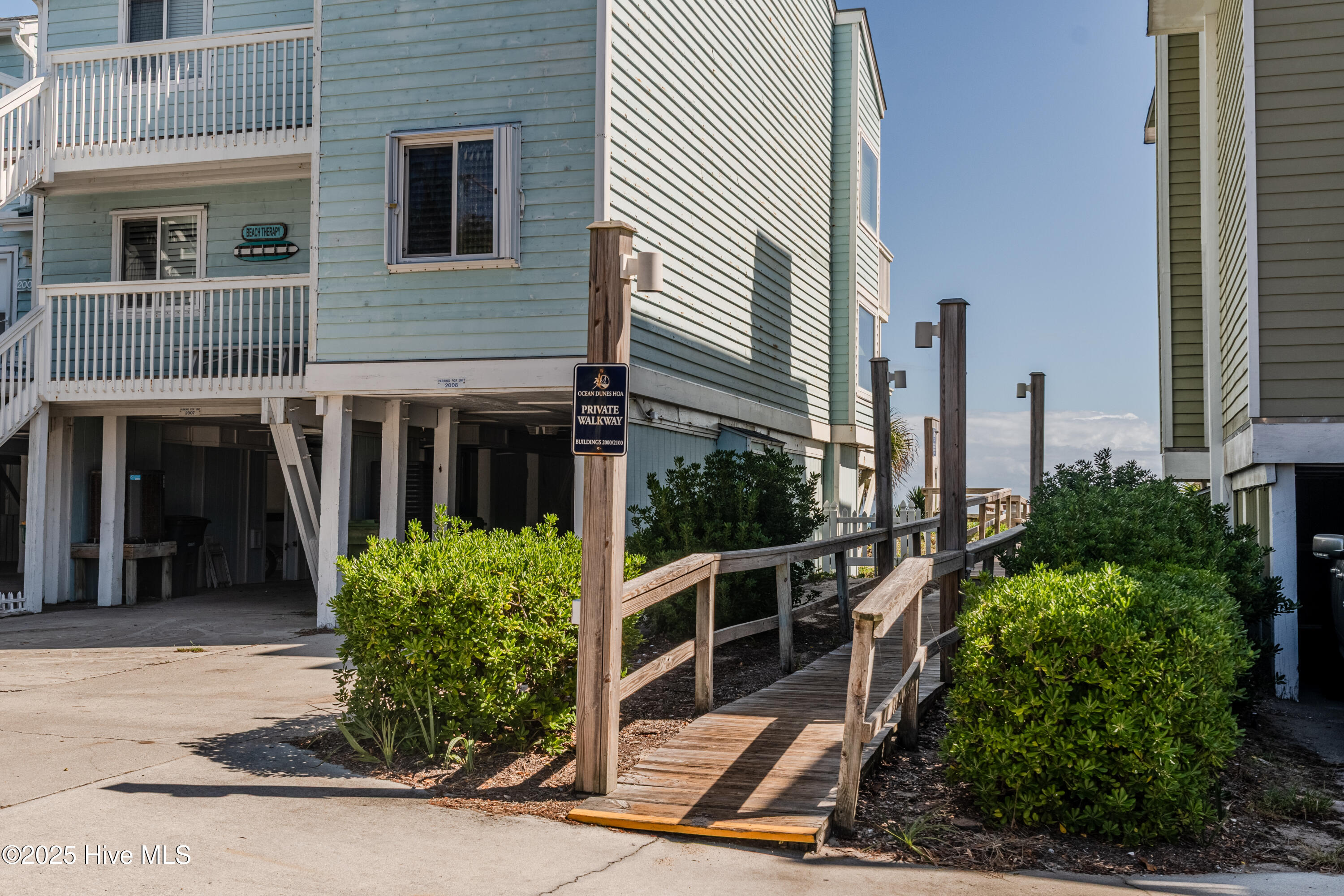 100535213 | Photo 47