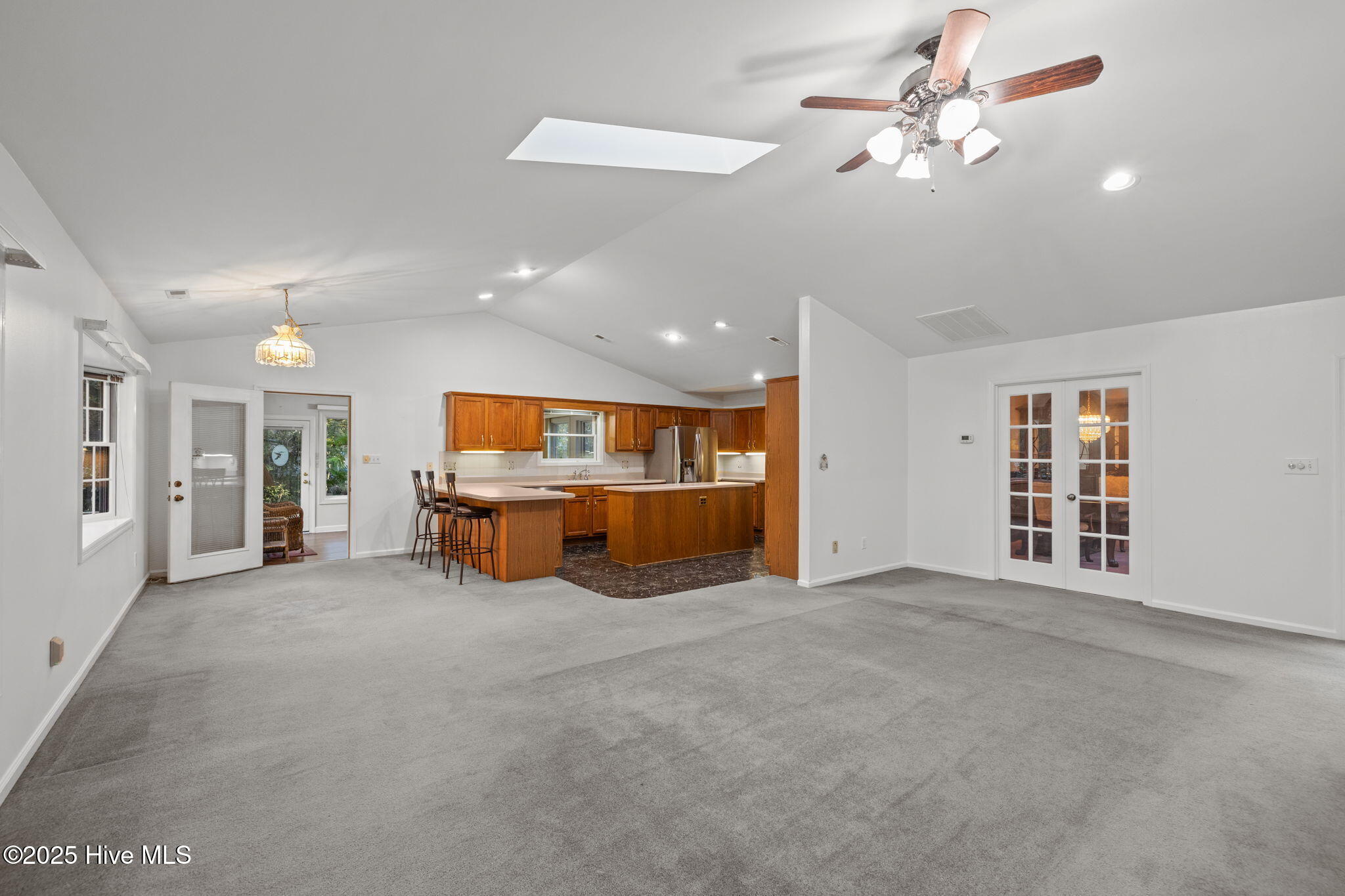 100540758 | Photo 25