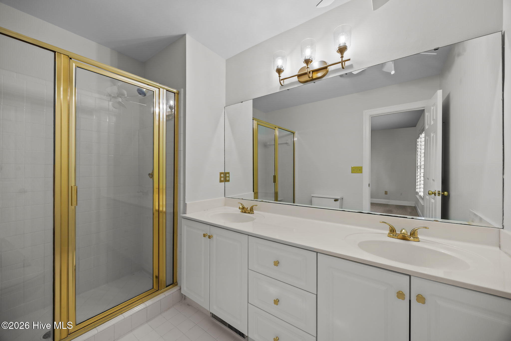 100551579 | Photo 29