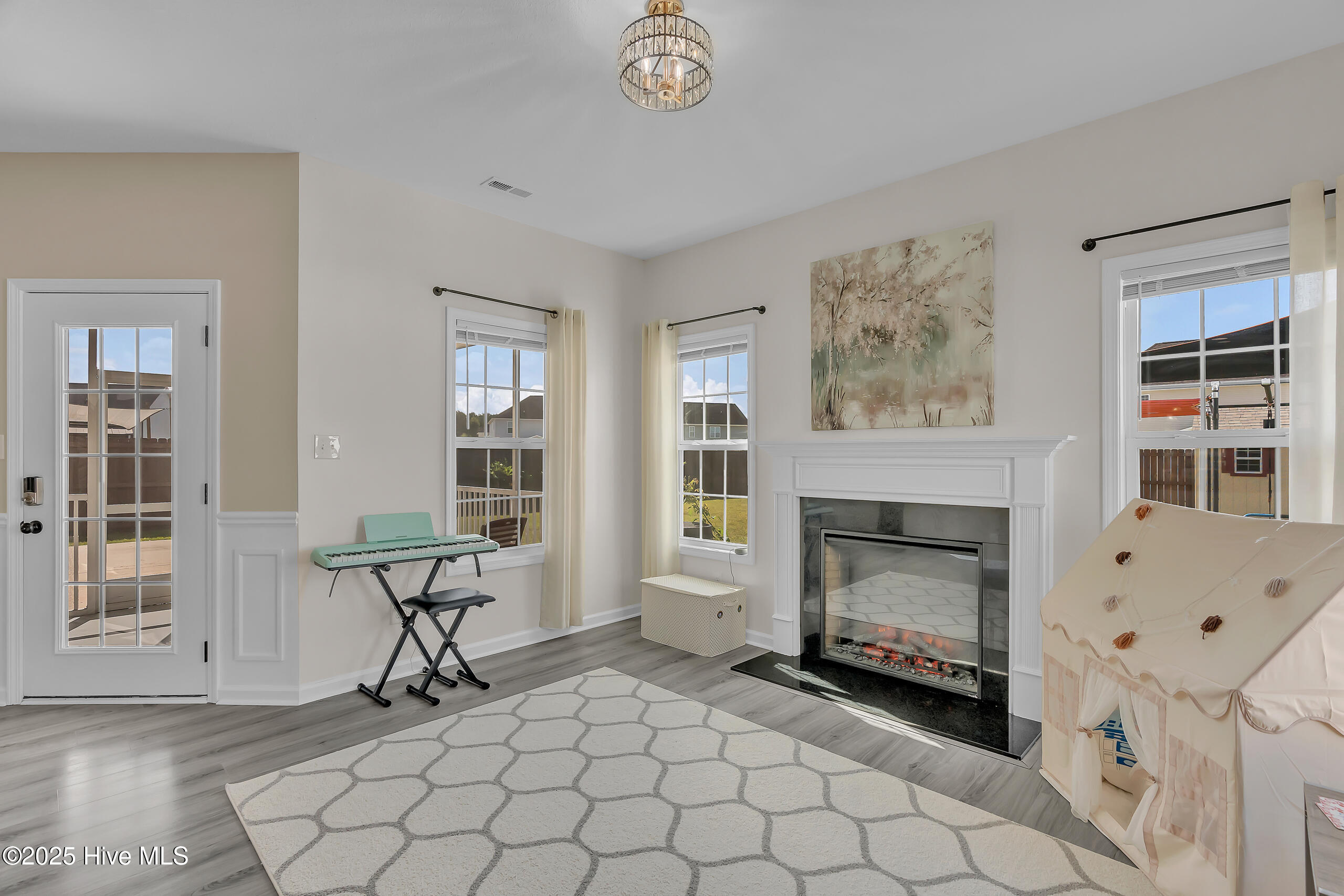 100543467 | Photo 10