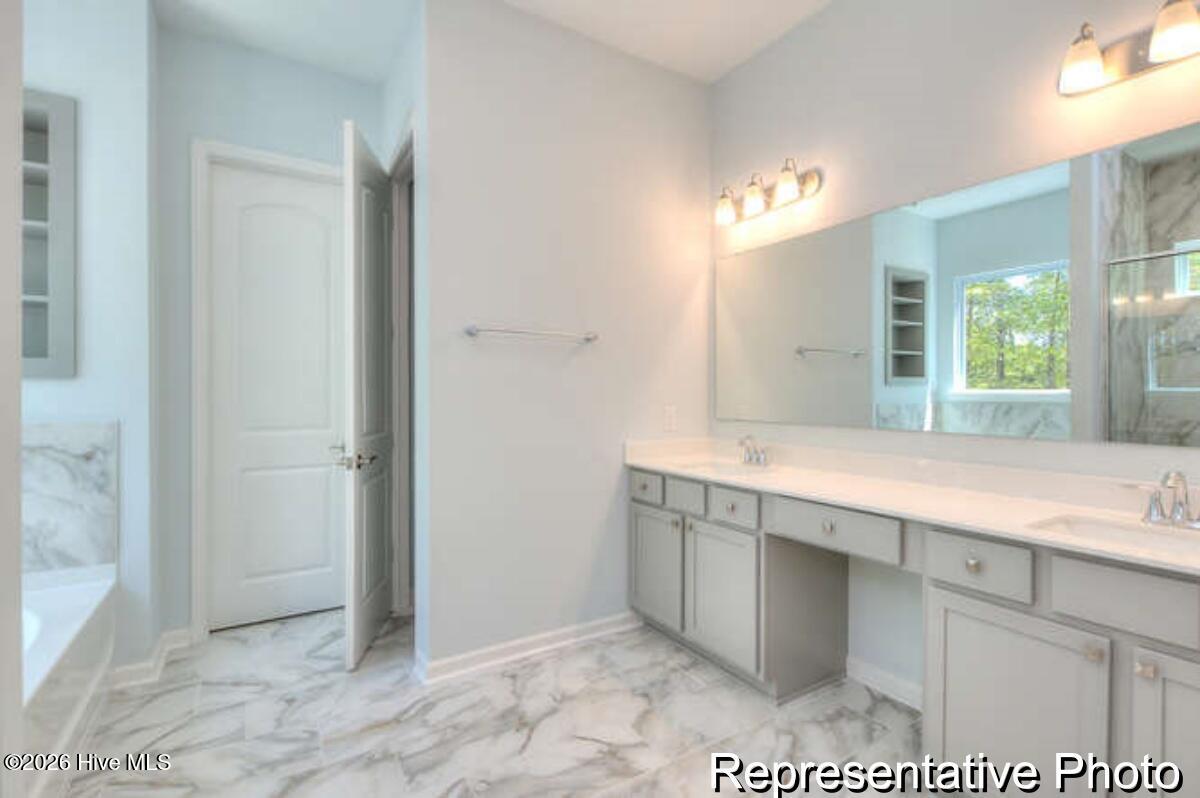 100563715 | Photo 20