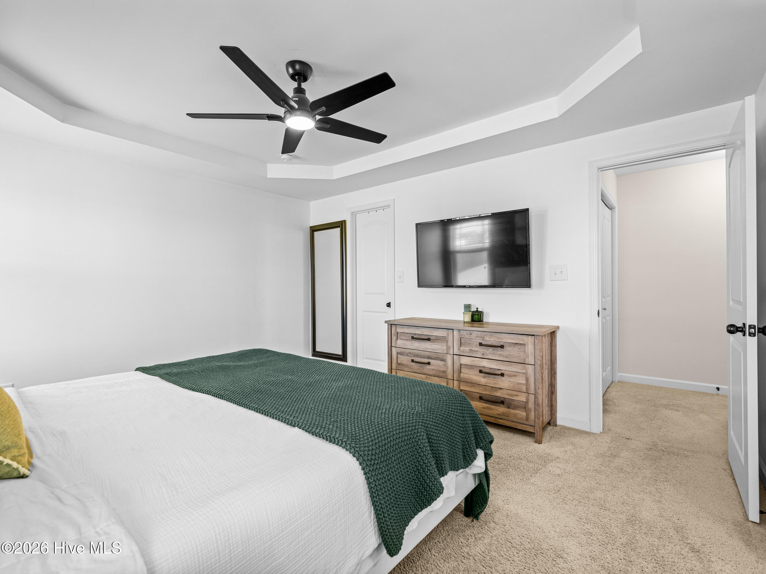 100569588 | Photo 25