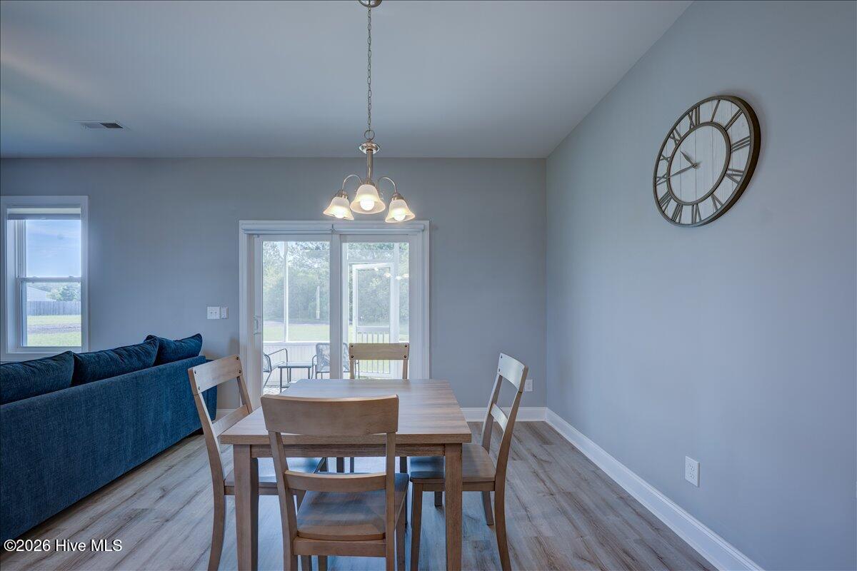 100567041 | Photo 15