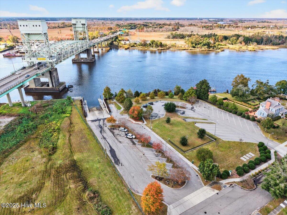 100541868 | Photo 51