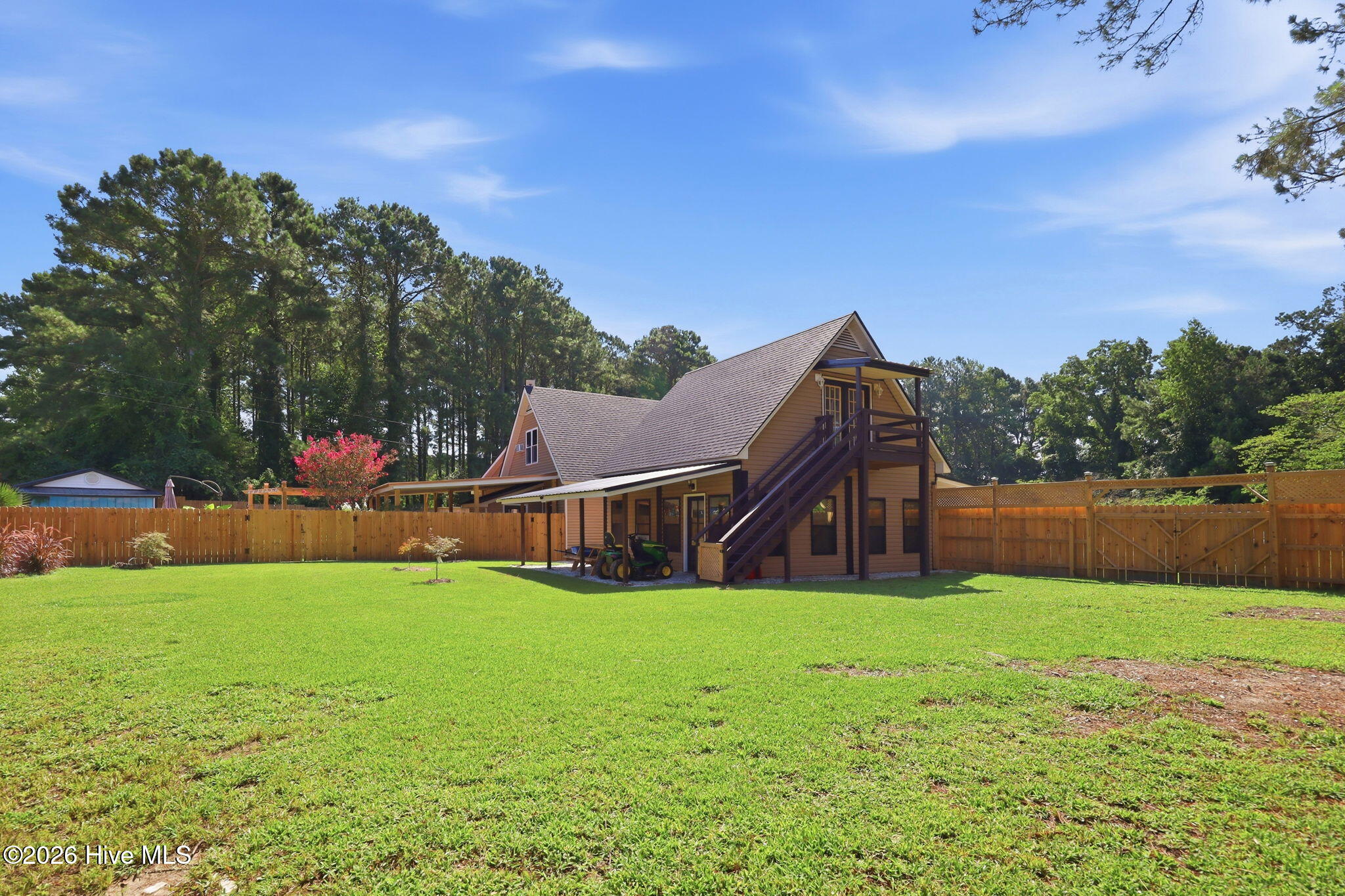 Exterior photo of 208 Dixon Circle, Washington, NC 27889. MLS: 100593157