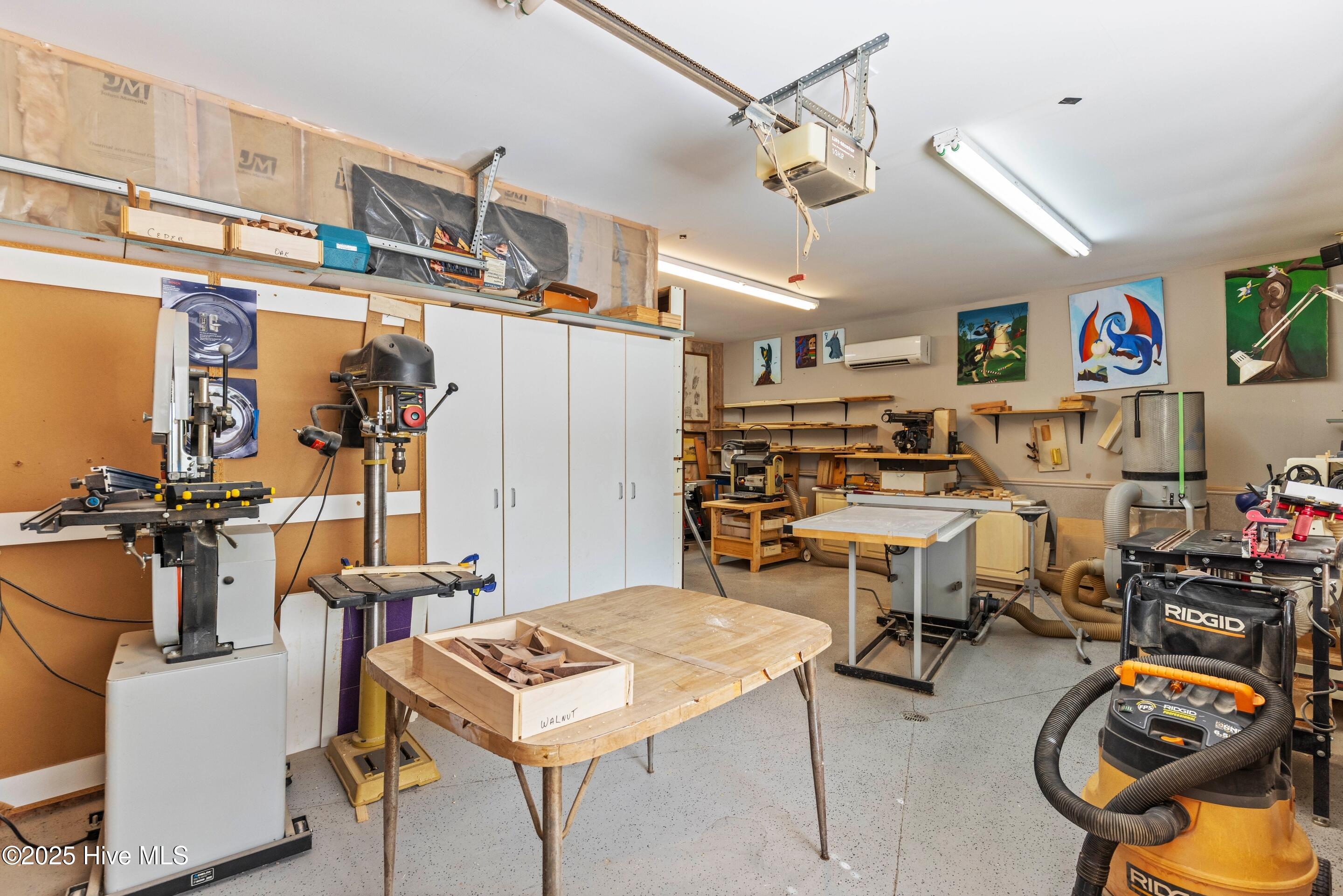 100539115 | Photo 74