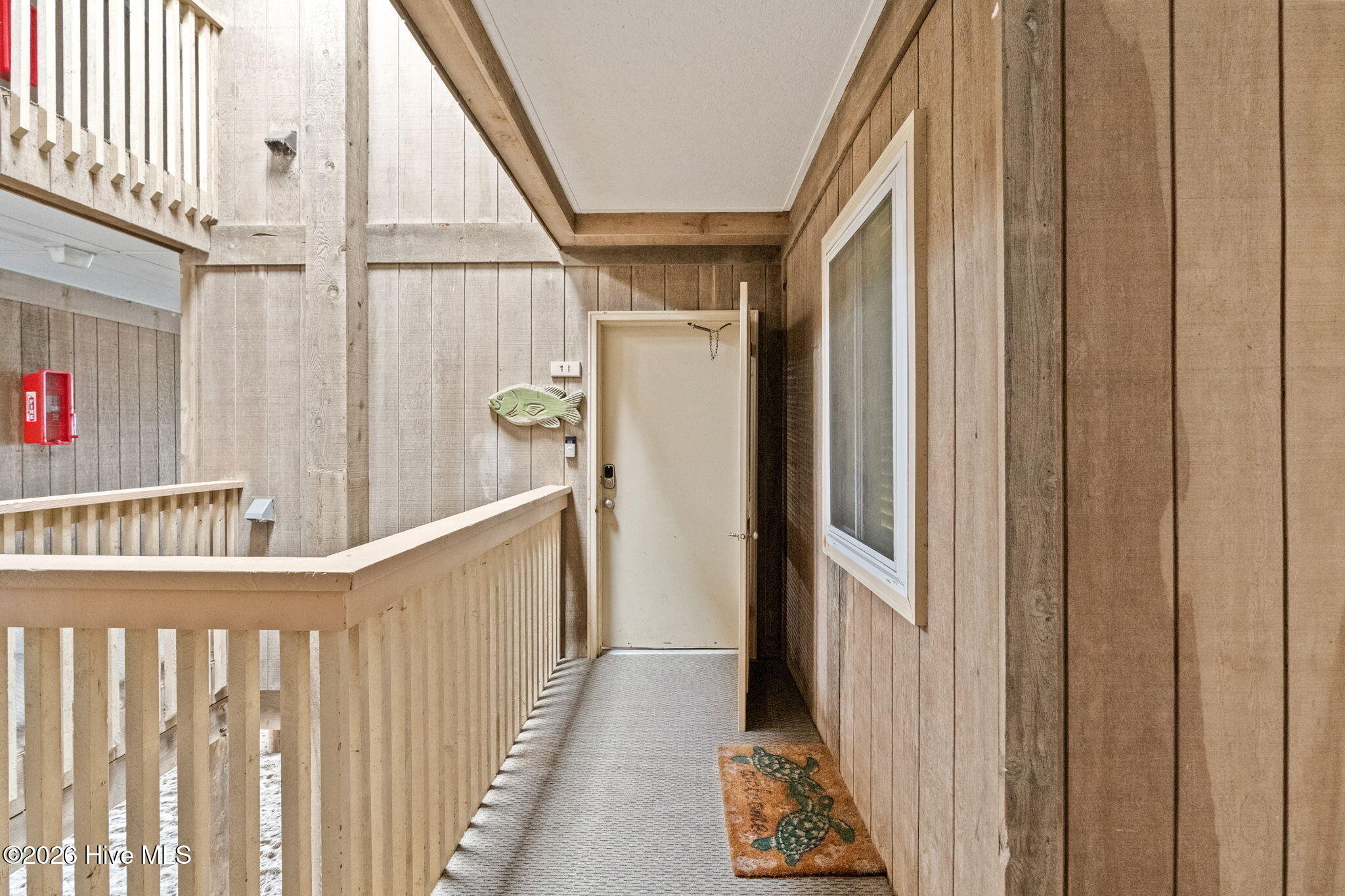 100547029 | Photo 42