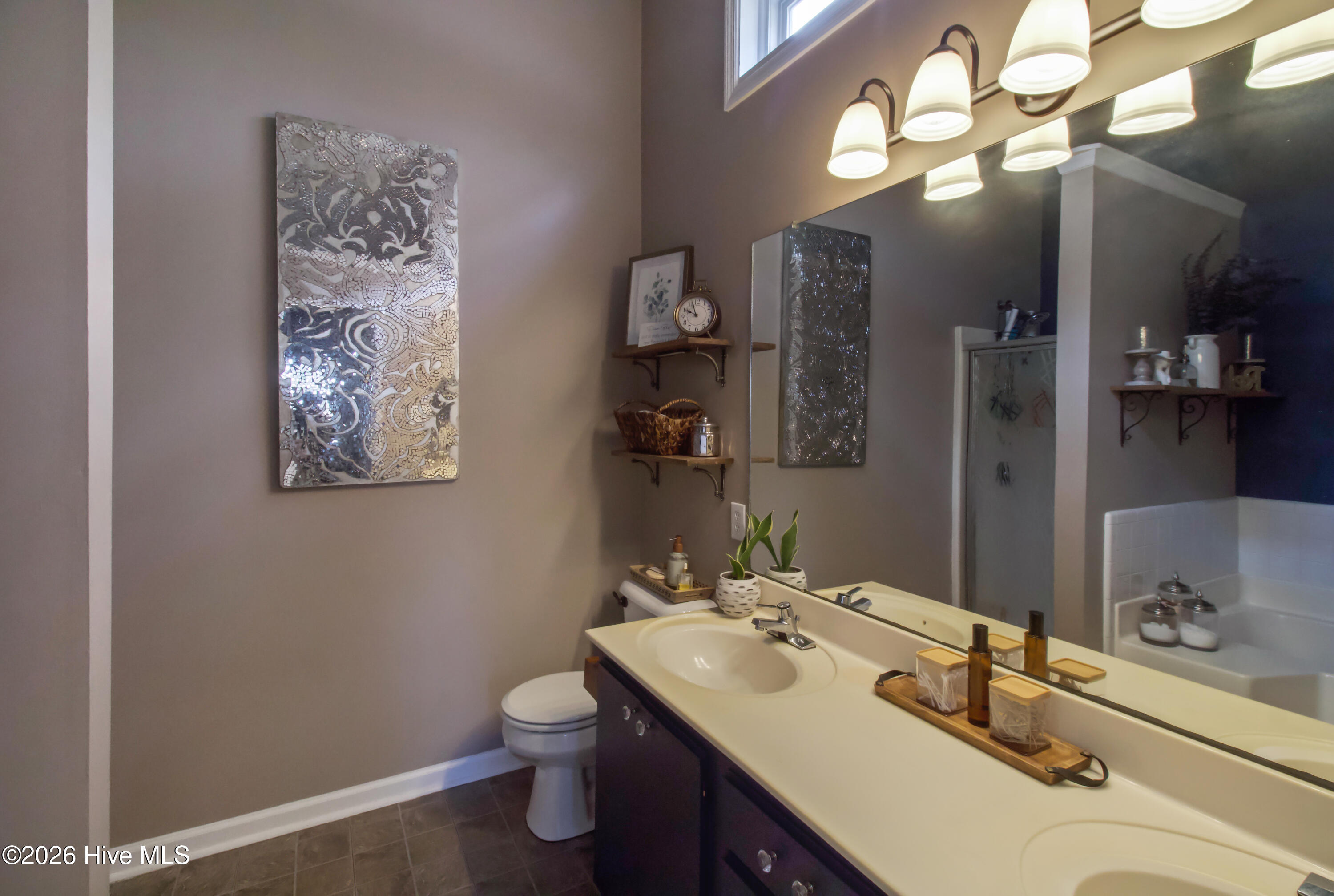 100559639 | Photo 27