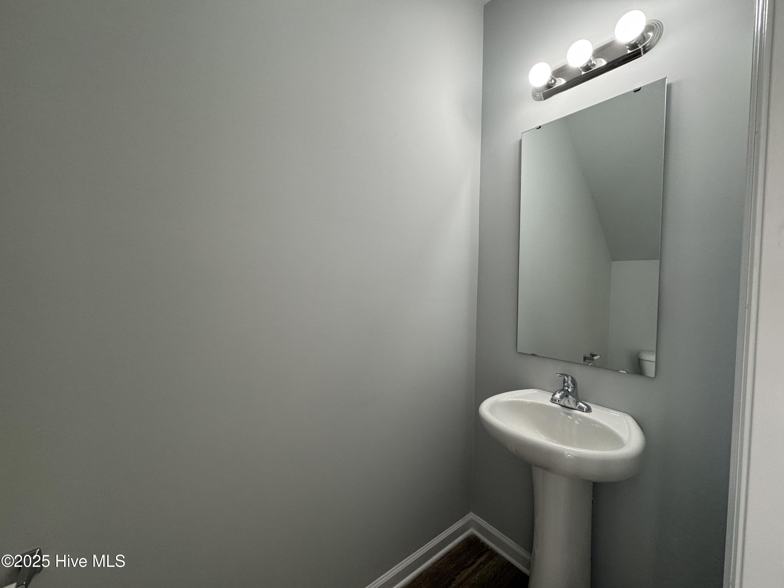 100533785 | Photo 13