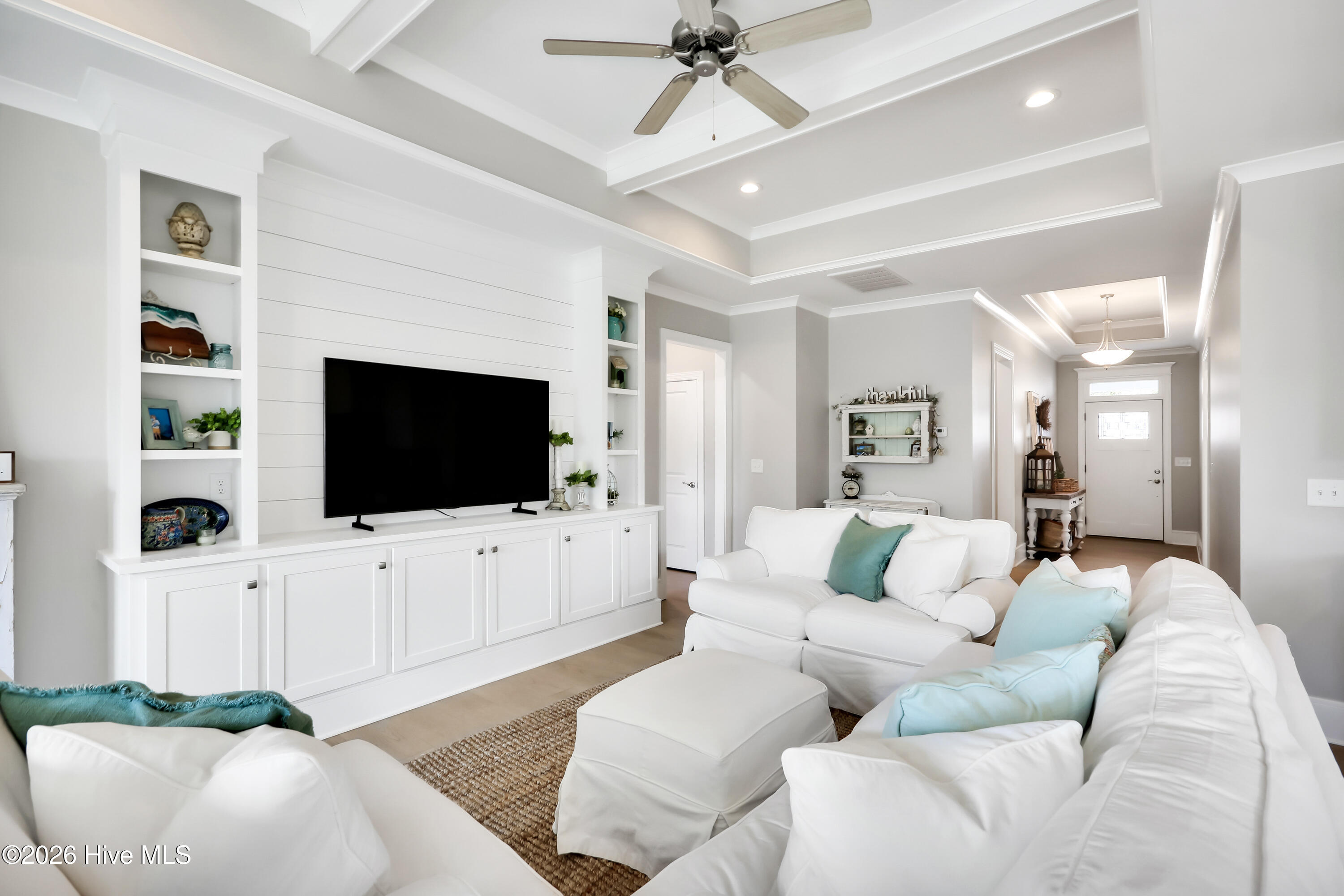 100554115 | Photo 14