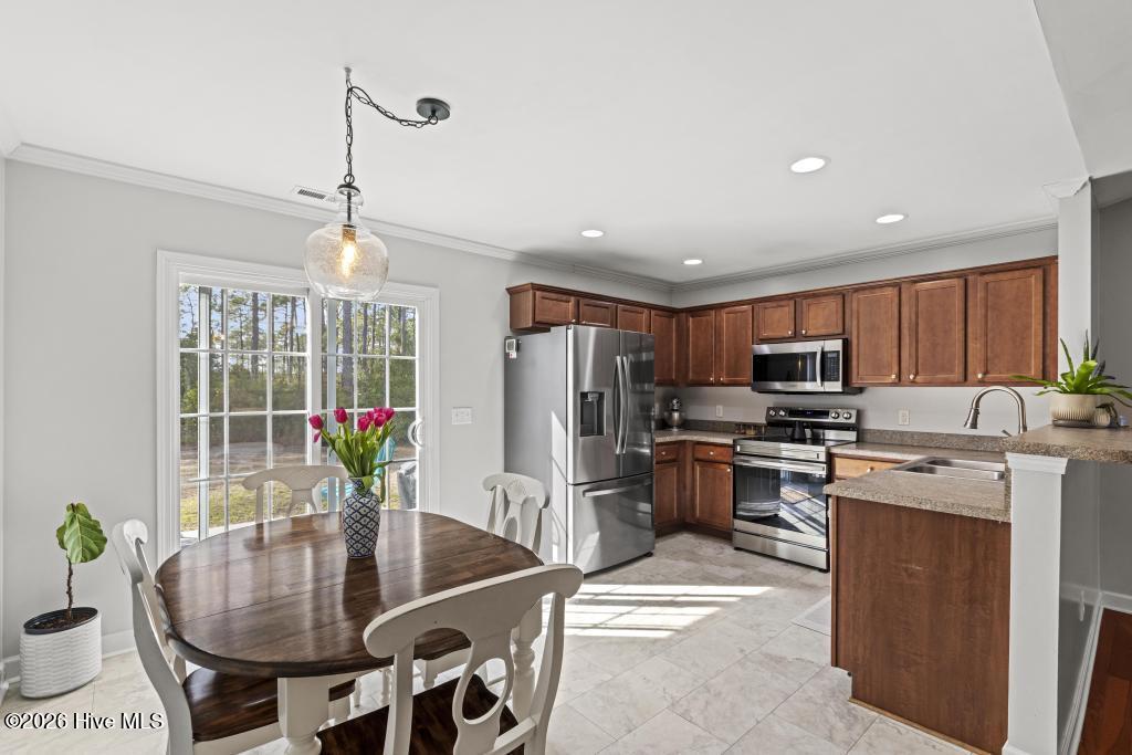 100555022 | Photo 12