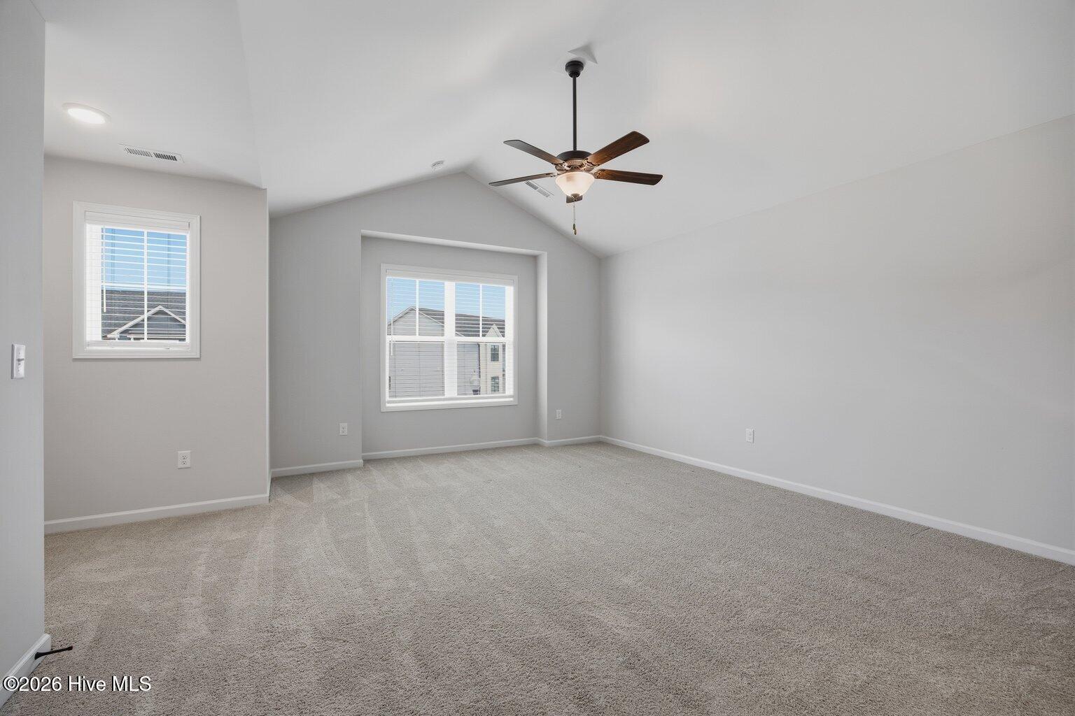 100565820 | Photo 22