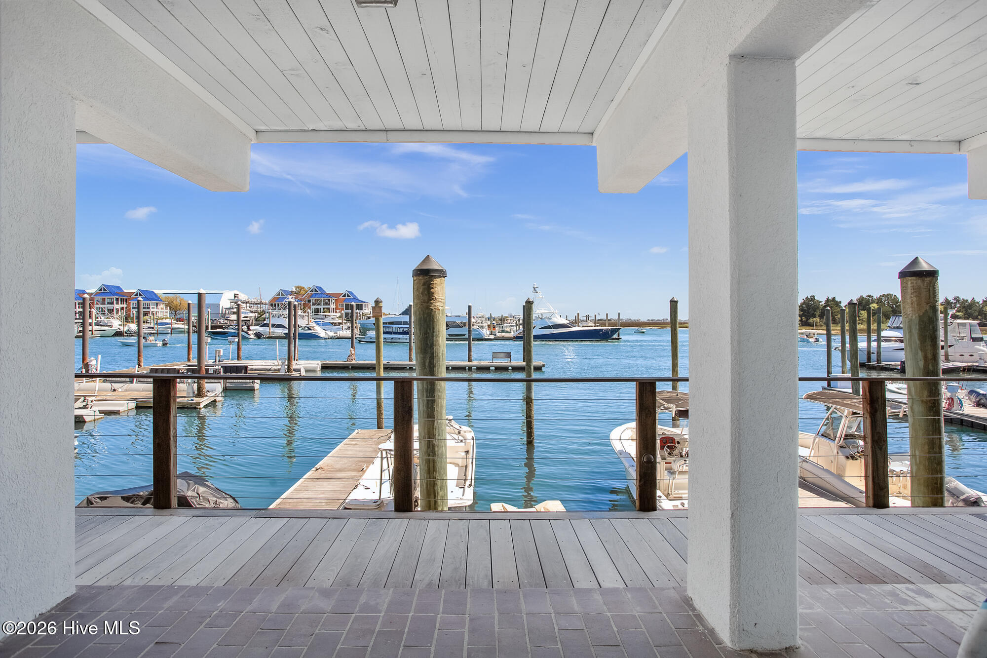 100565973 | Photo 31