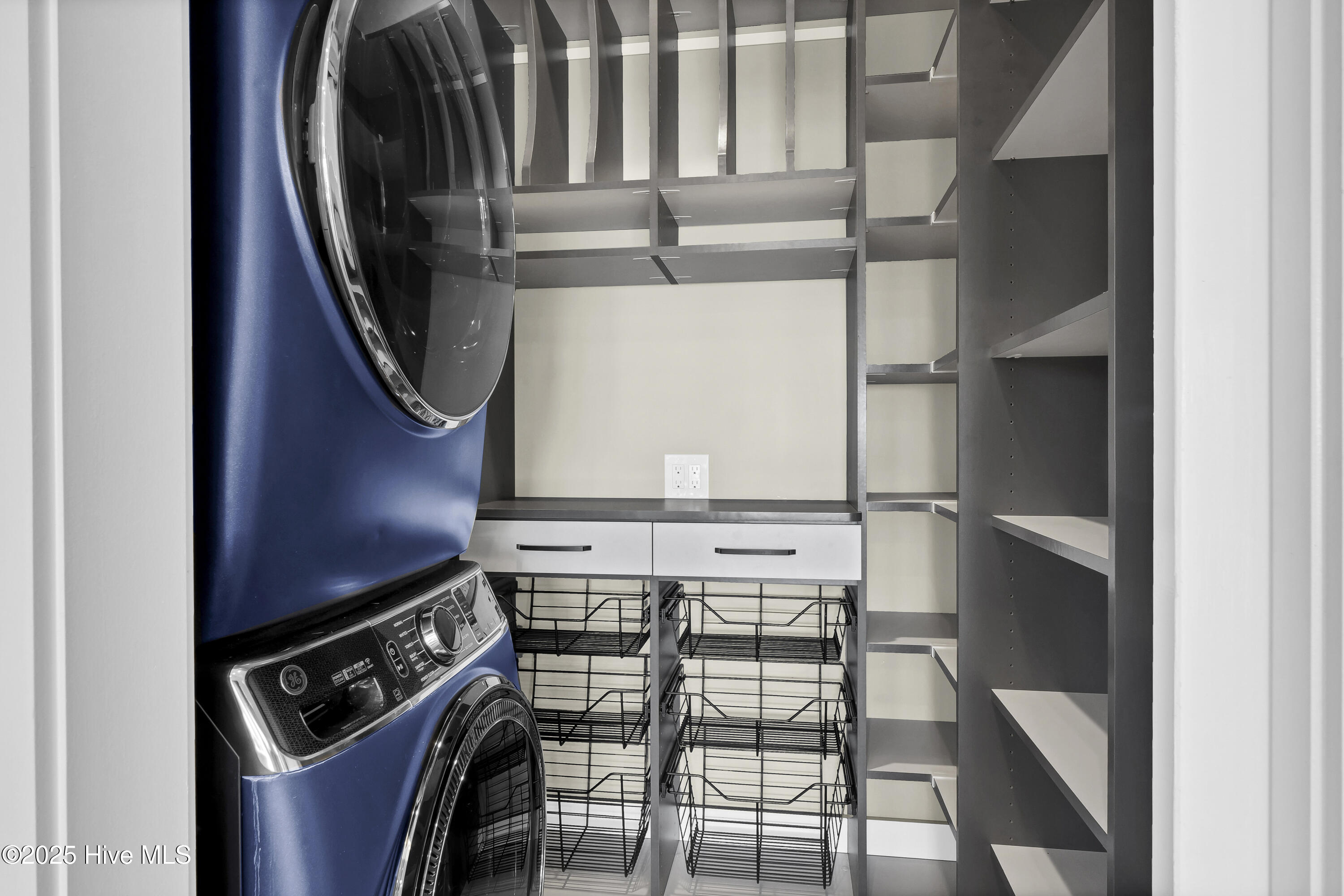 100543040 | Photo 22