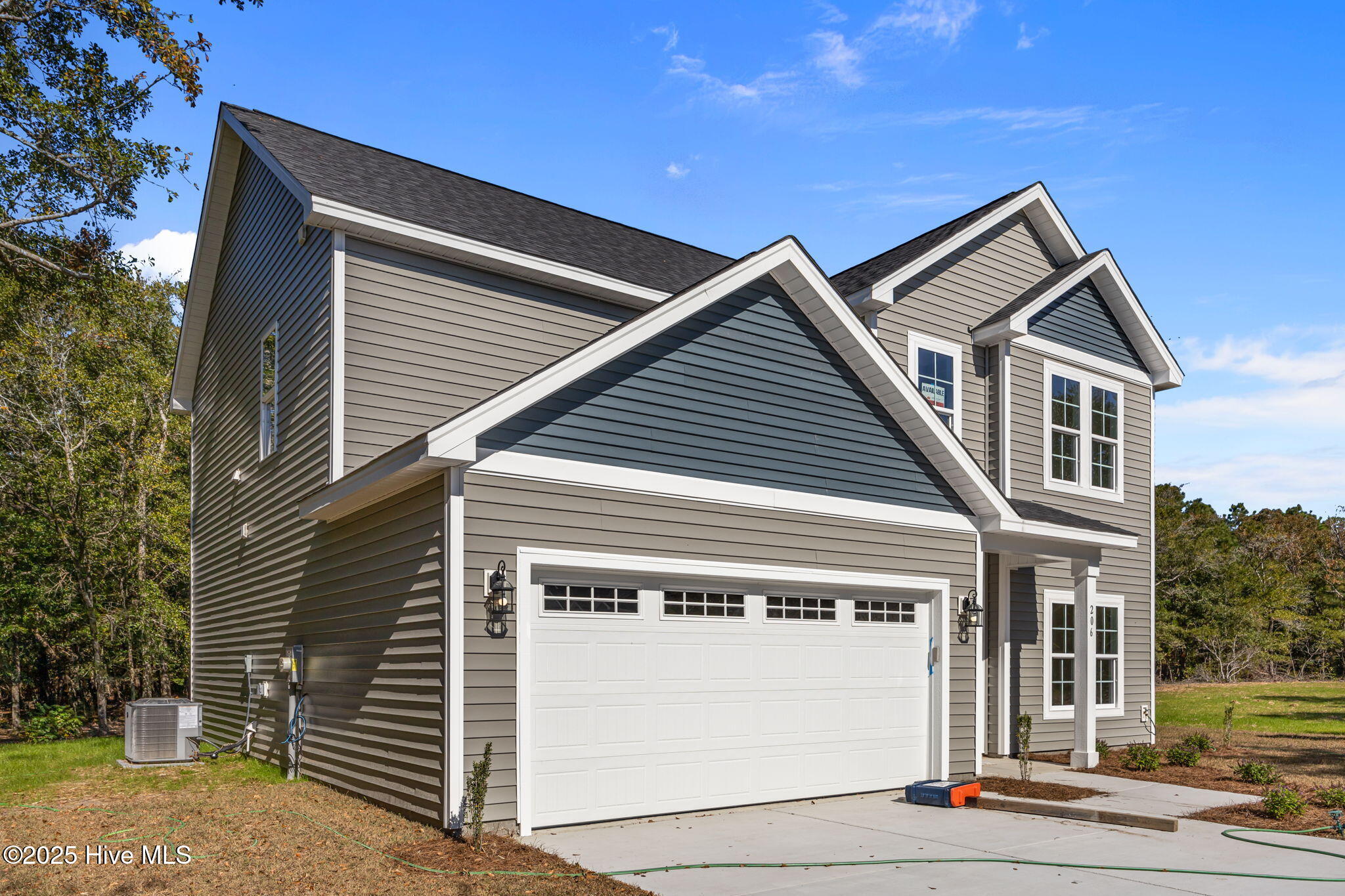 100509349 | Photo 41