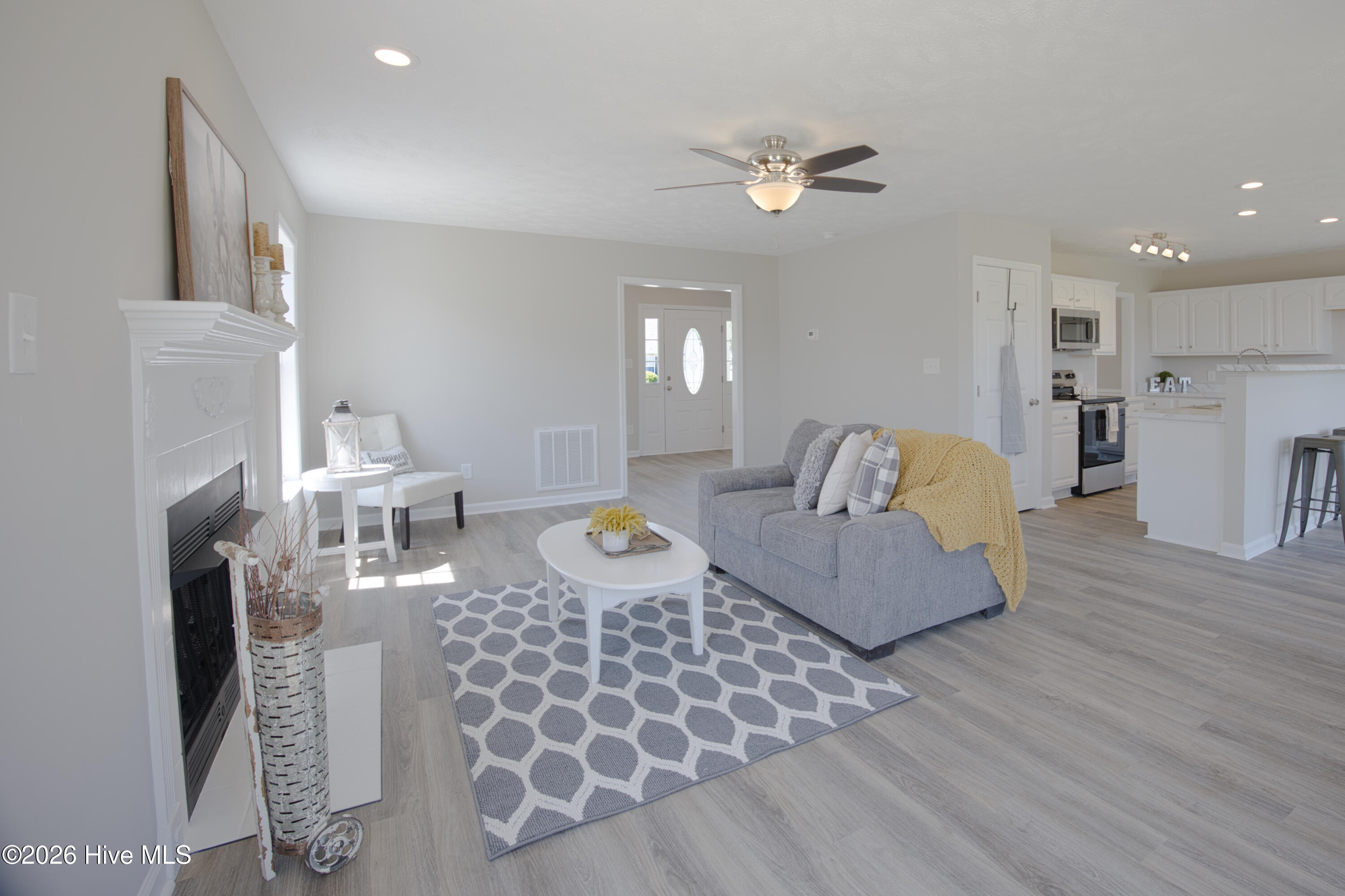 100570249 | Photo 17